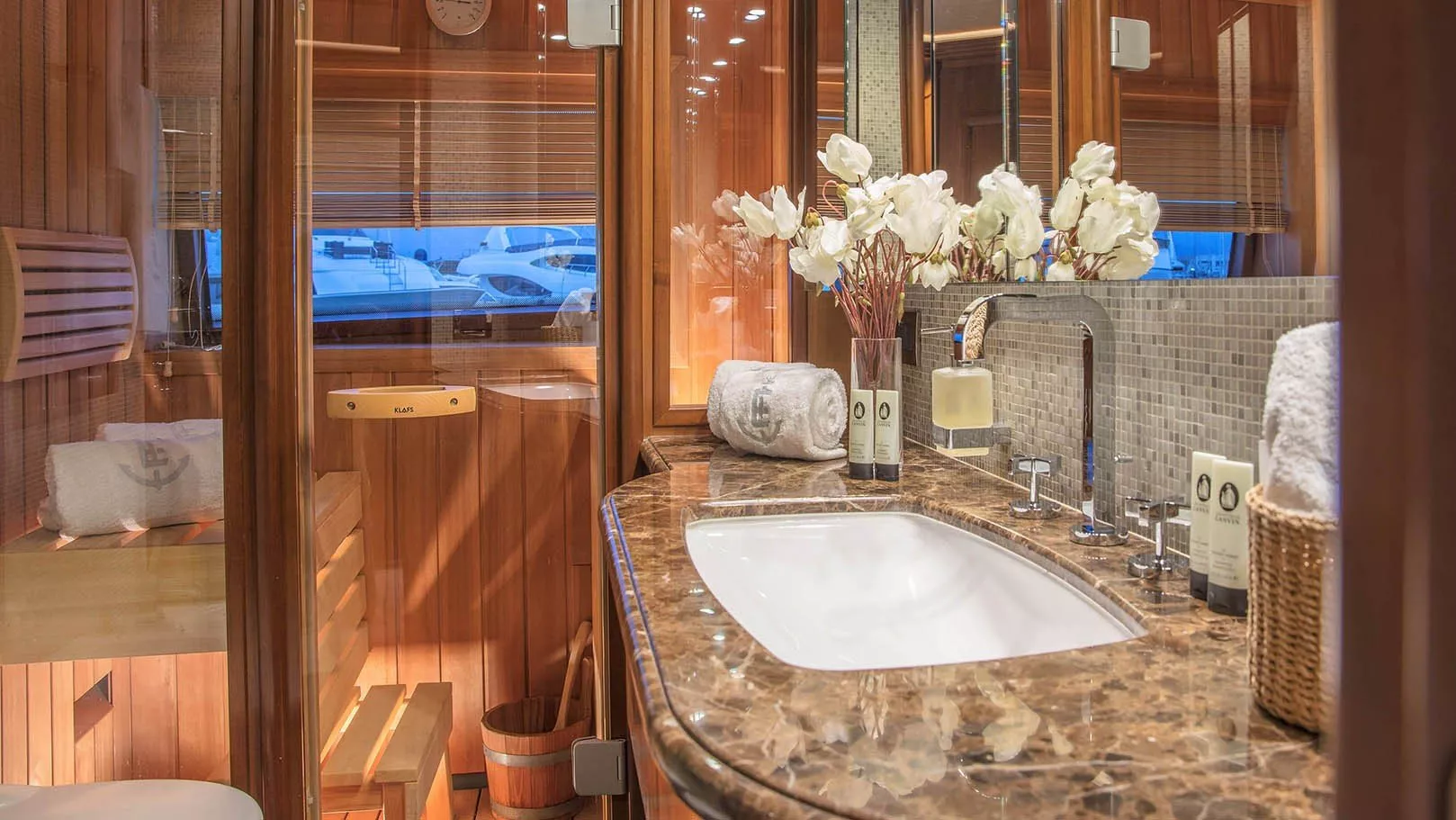 https://dev-api.arconyachts.com/storage/media/21040/conversions/789_6340518272-optimize.webp