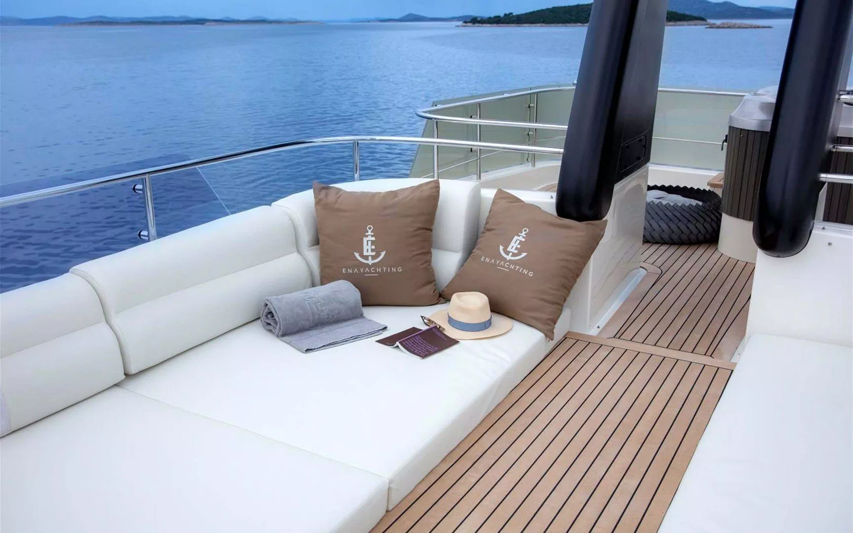 https://dev-api.arconyachts.com/storage/media/21041/conversions/789_0106279157-optimize.webp