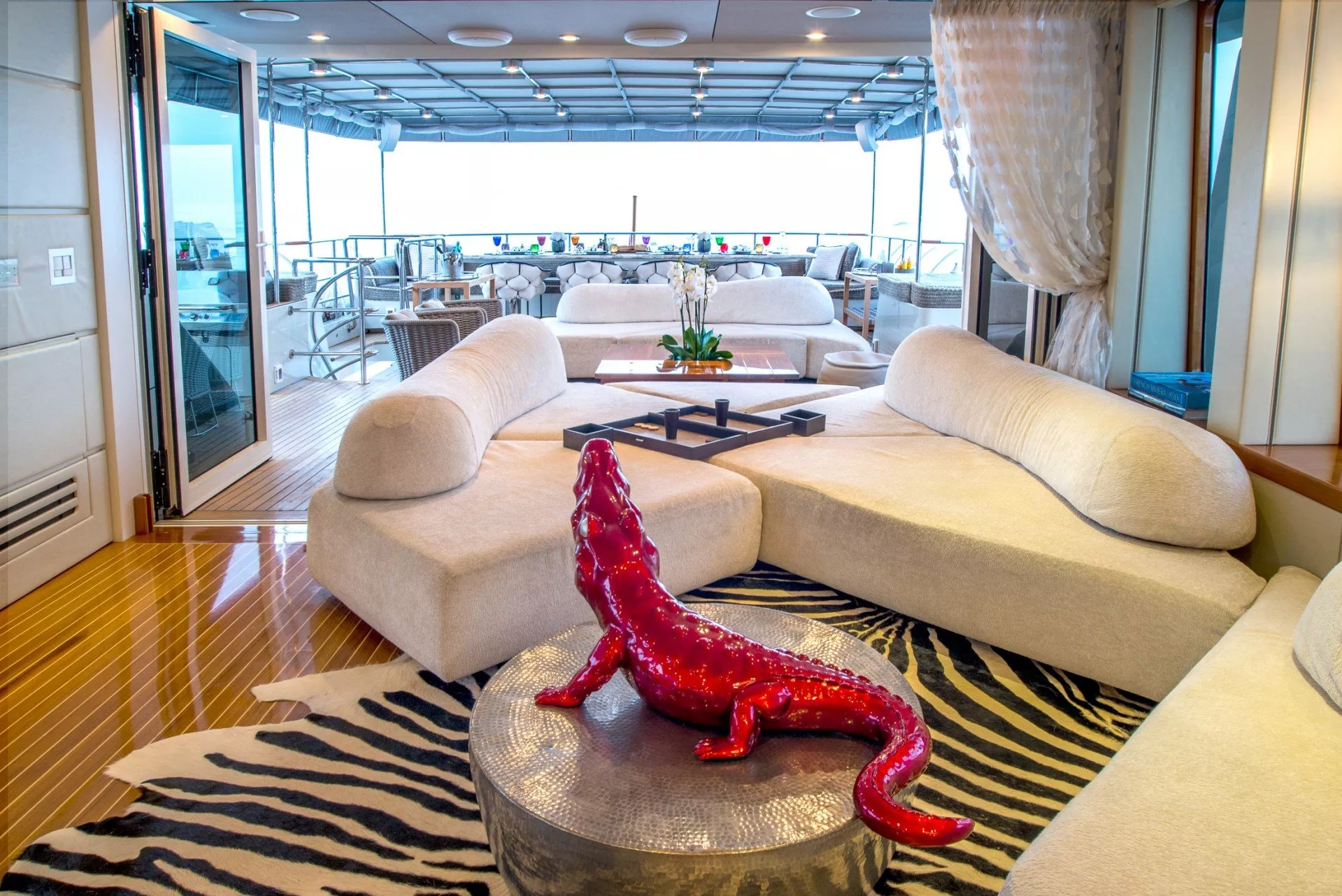 https://dev-api.arconyachts.com/storage/media/21082/conversions/787_0735048217-optimize.webp