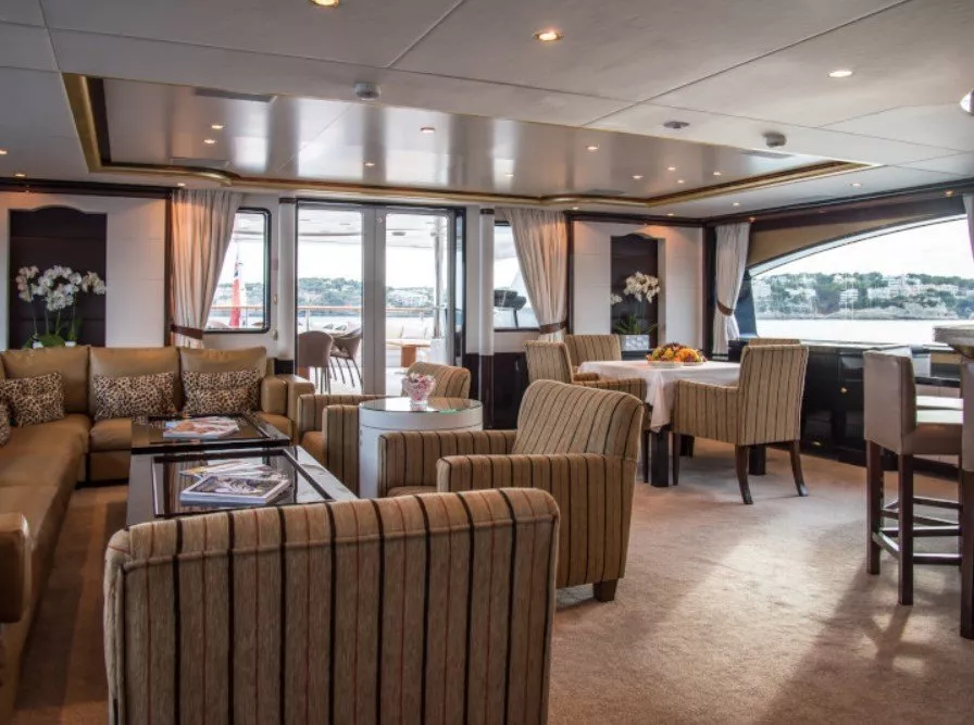 https://dev-api.arconyachts.com/storage/media/21119/conversions/785_0793656128-optimize.webp