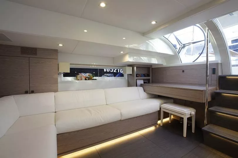 https://dev-api.arconyachts.com/storage/media/21131/conversions/784_0661695475-optimize.webp