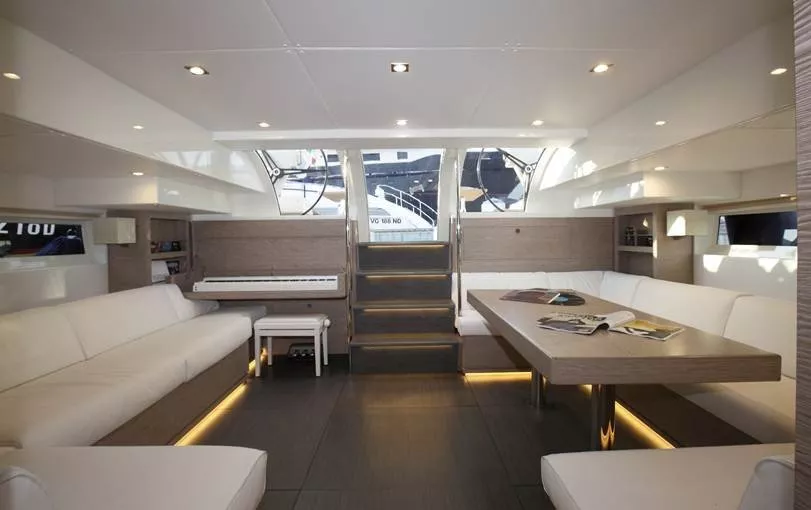 https://dev-api.arconyachts.com/storage/media/21132/conversions/784_3003490552-optimize.webp