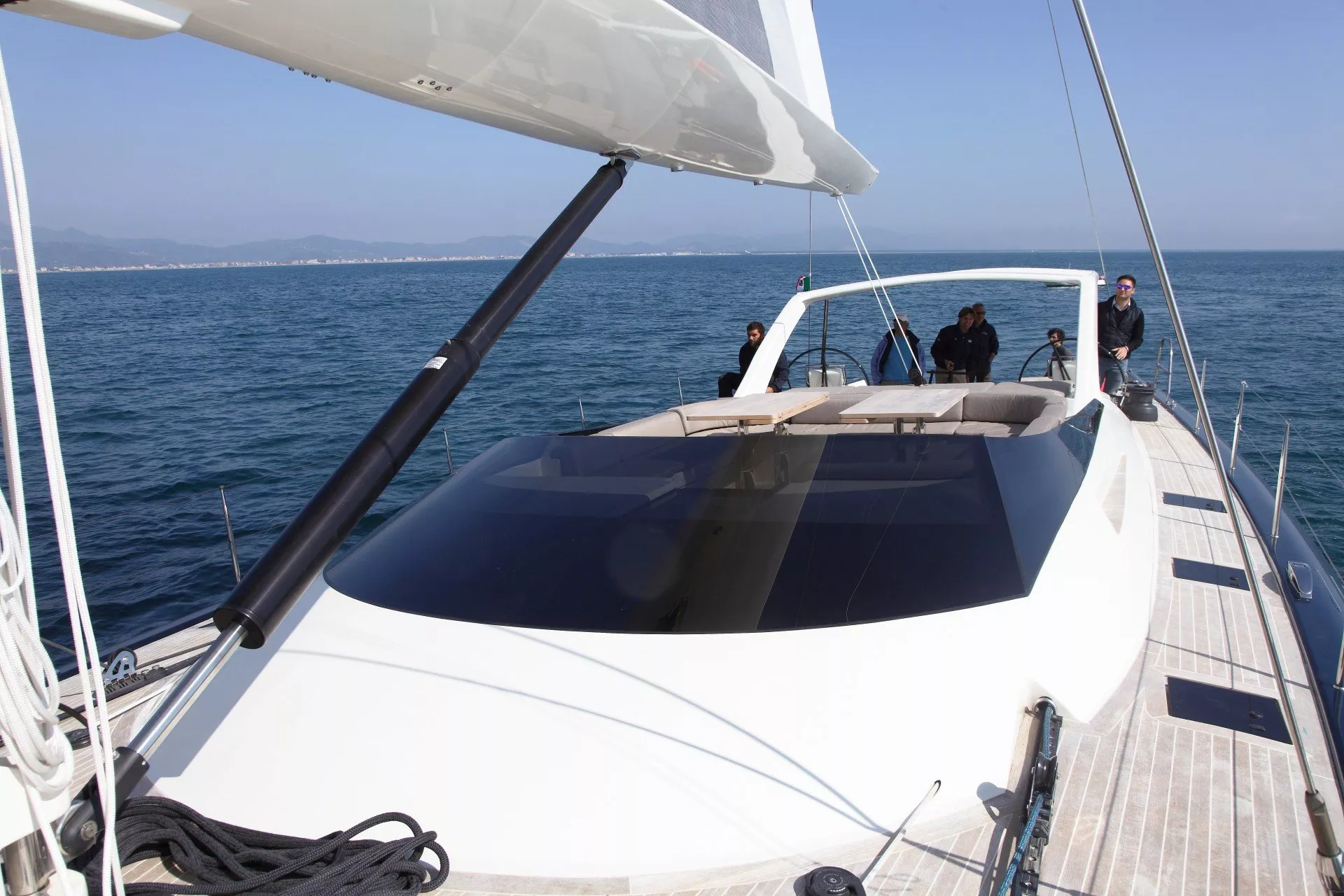 https://dev-api.arconyachts.com/storage/media/21147/conversions/784_7833280052-optimize.webp