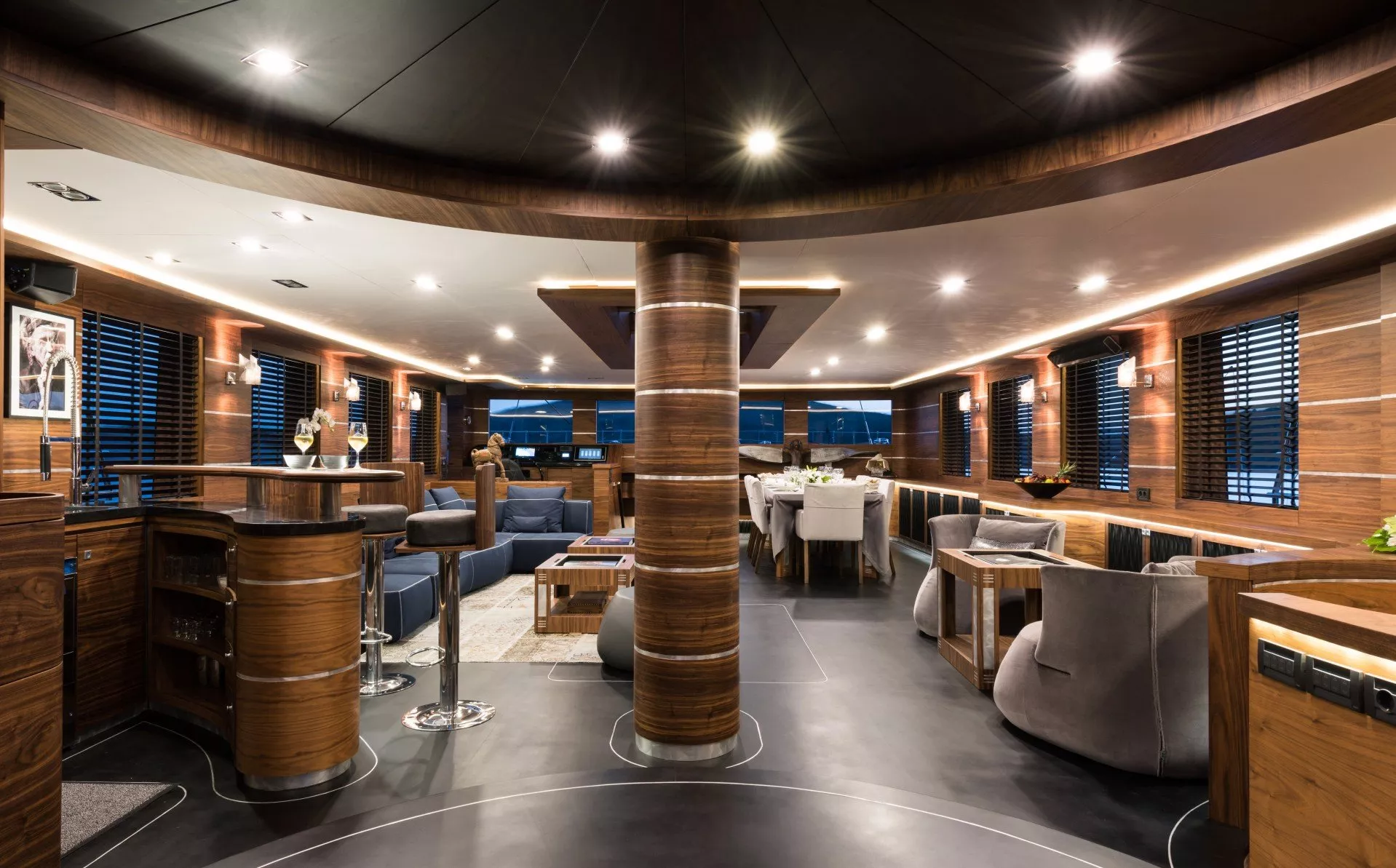 https://dev-api.arconyachts.com/storage/media/21239/conversions/500_8431822622-optimize.webp