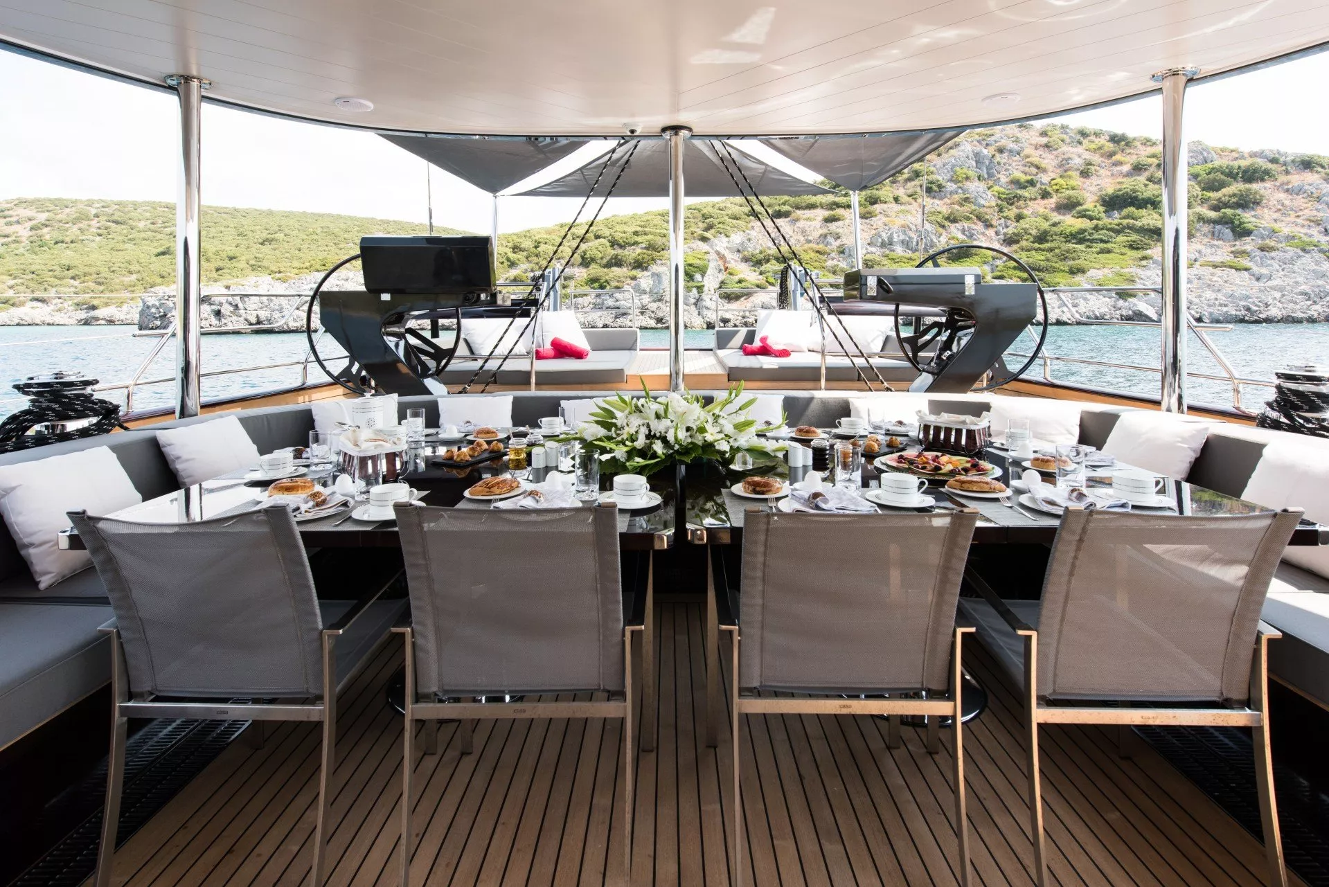 https://dev-api.arconyachts.com/storage/media/21241/conversions/500_6664140660-optimize.webp