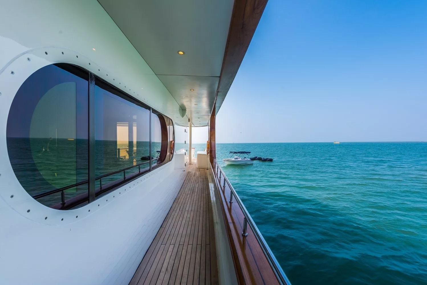 https://dev-api.arconyachts.com/storage/media/21247/conversions/780_1727314979-optimize.webp
