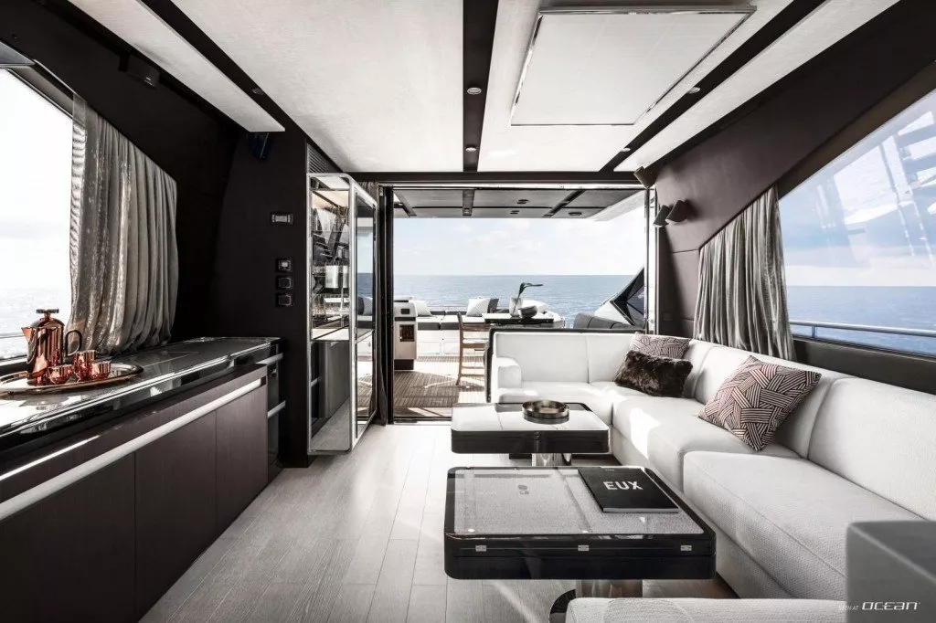 https://dev-api.arconyachts.com/storage/media/21275/conversions/779_0585397267-optimize.webp