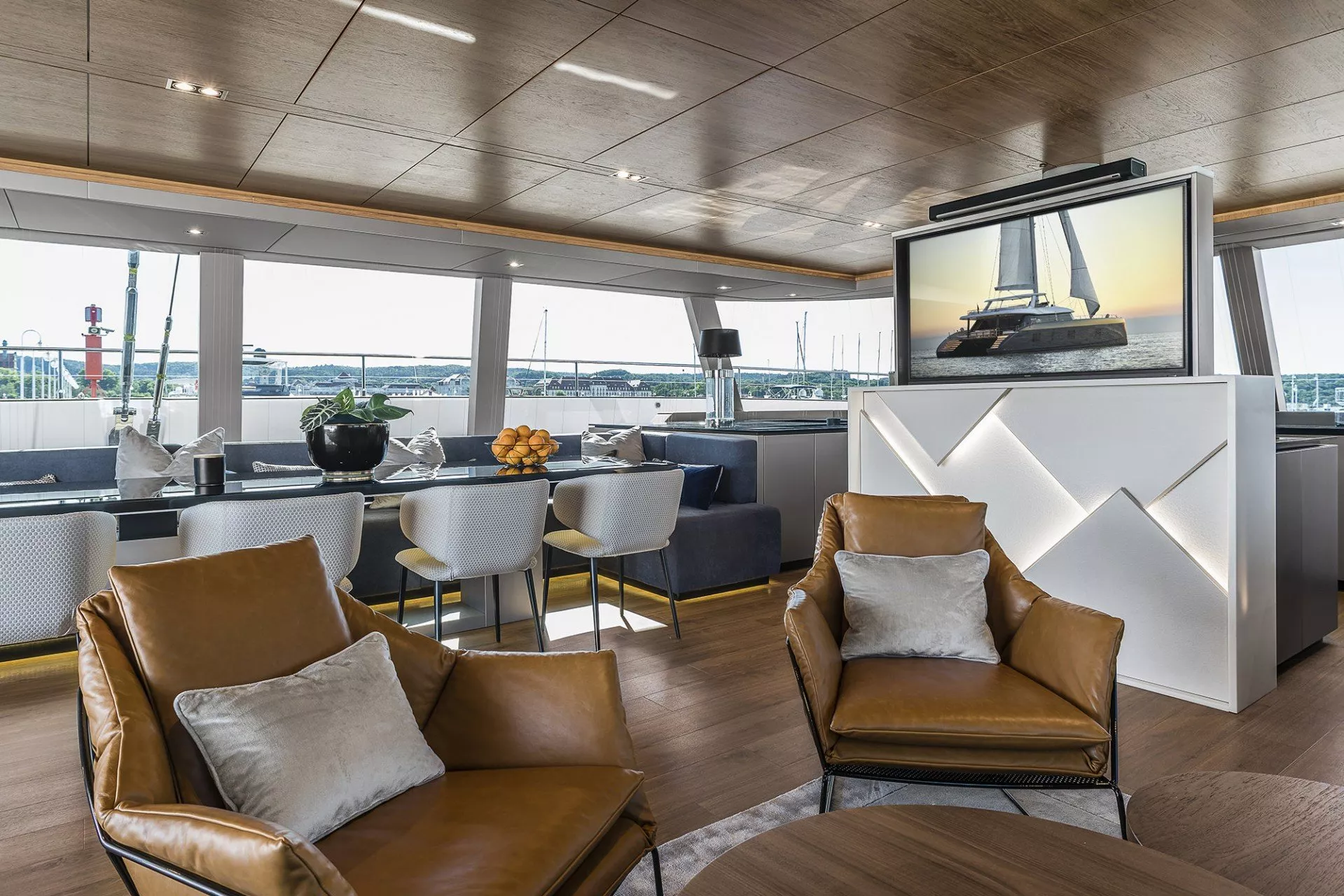 https://dev-api.arconyachts.com/storage/media/21336/conversions/776_0448080862-optimize.webp