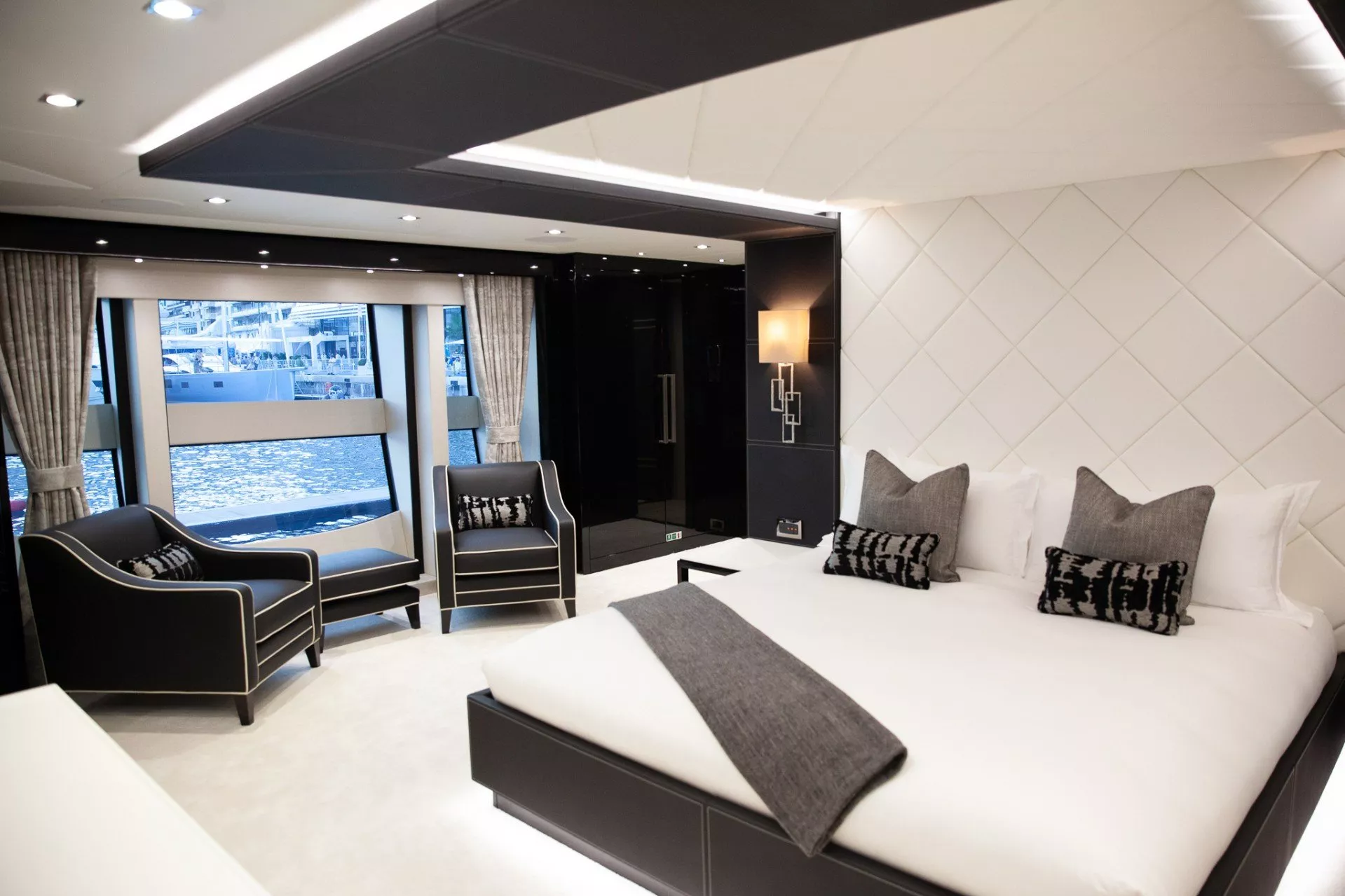 https://dev-api.arconyachts.com/storage/media/21393/conversions/773_1502521251-optimize.webp