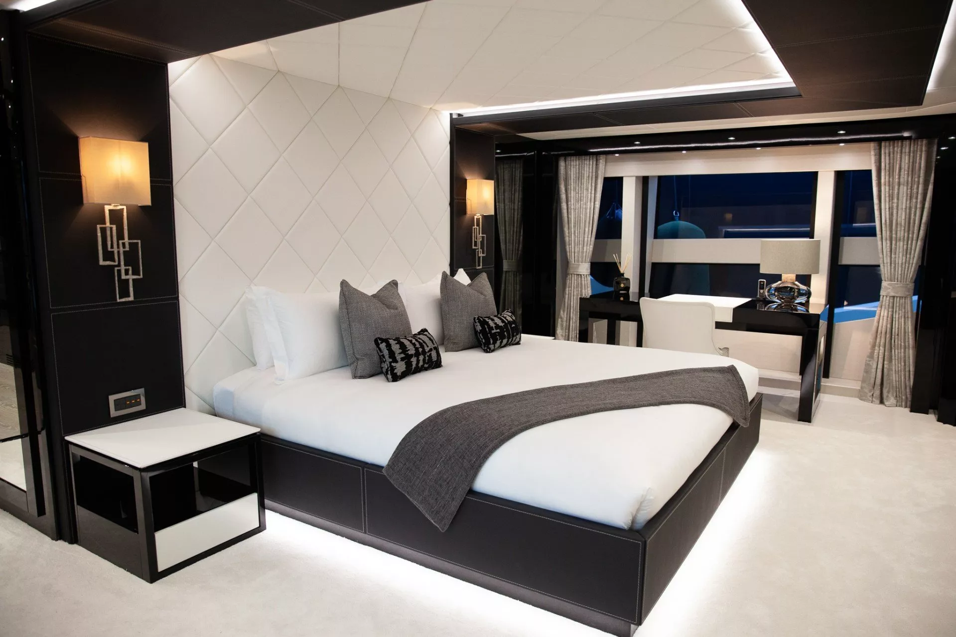 https://dev-api.arconyachts.com/storage/media/21394/conversions/773_8862451067-optimize.webp