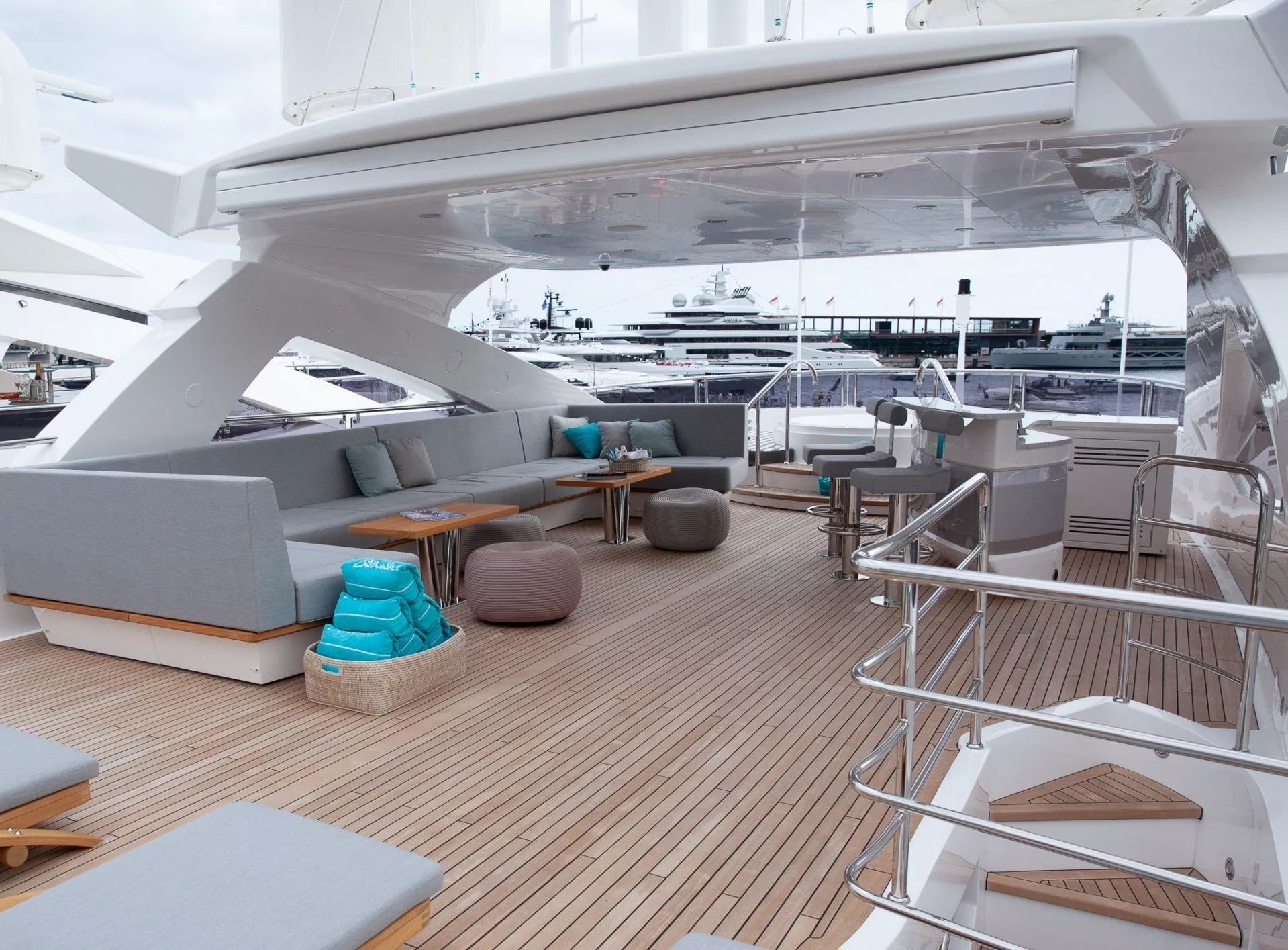 https://dev-api.arconyachts.com/storage/media/21401/conversions/773_6238149580-optimize.webp