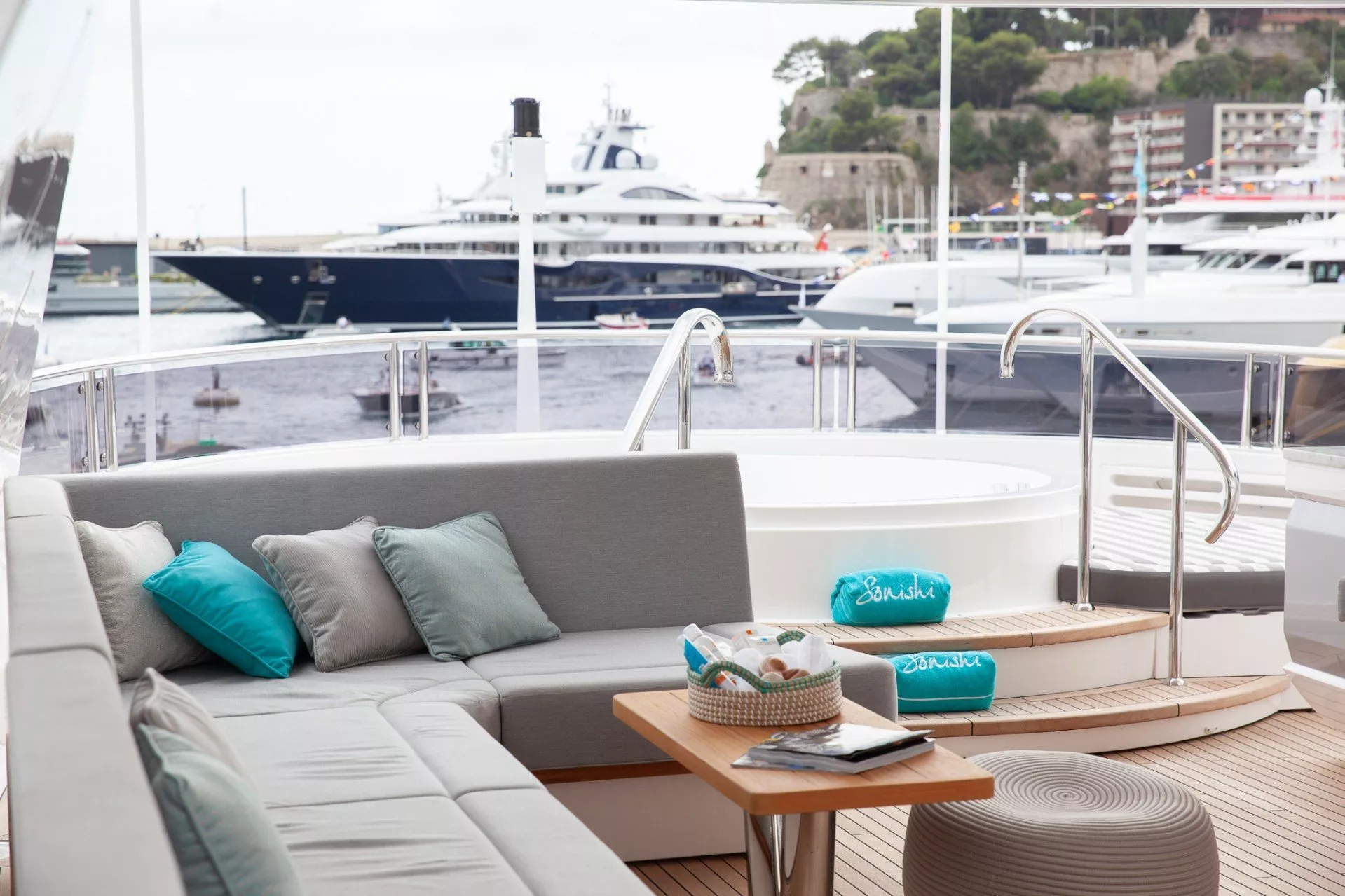 https://dev-api.arconyachts.com/storage/media/21402/conversions/773_6603881477-optimize.webp