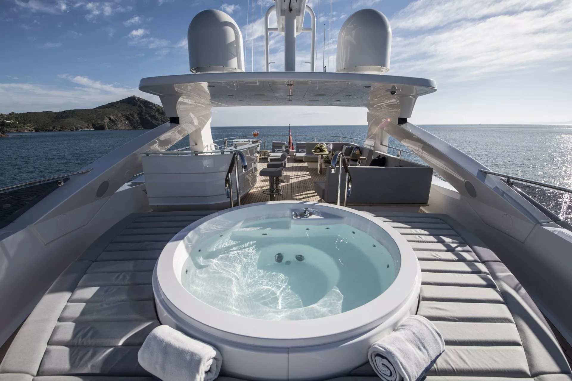 https://dev-api.arconyachts.com/storage/media/21409/conversions/772_5463680129-optimize.webp