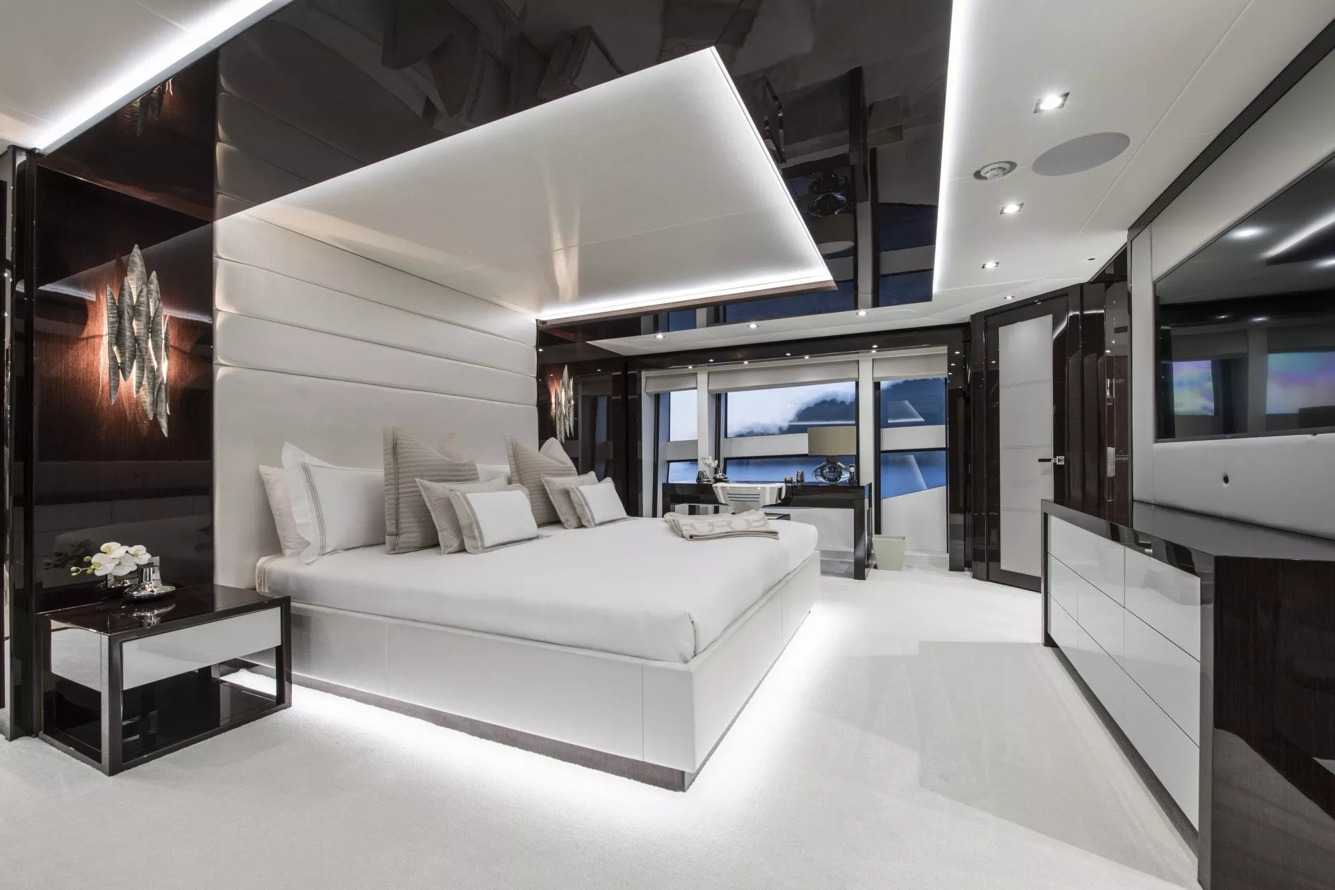 https://dev-api.arconyachts.com/storage/media/21412/conversions/772_9597408112-optimize.webp