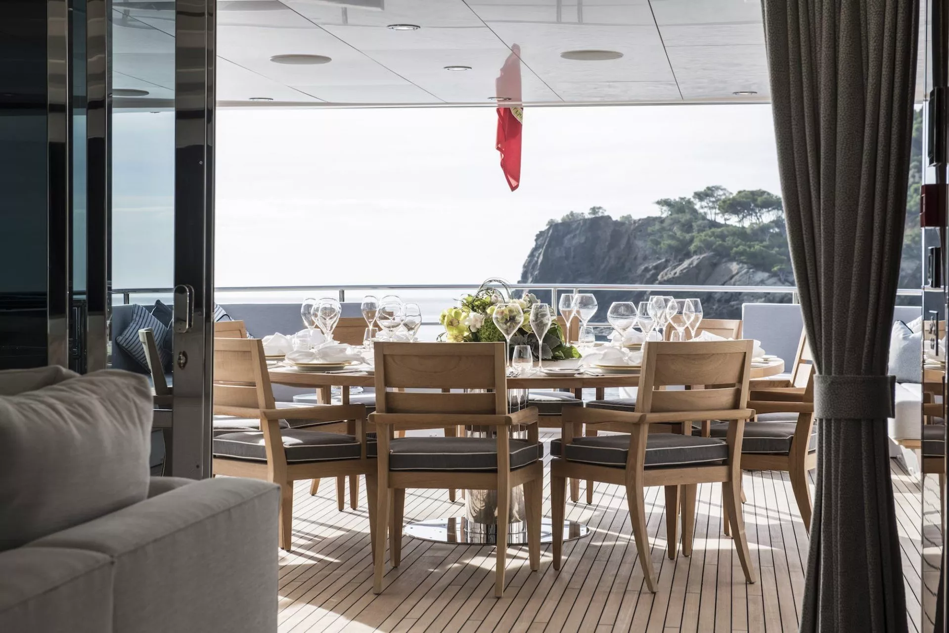 https://dev-api.arconyachts.com/storage/media/21415/conversions/772_8142020709-optimize.webp