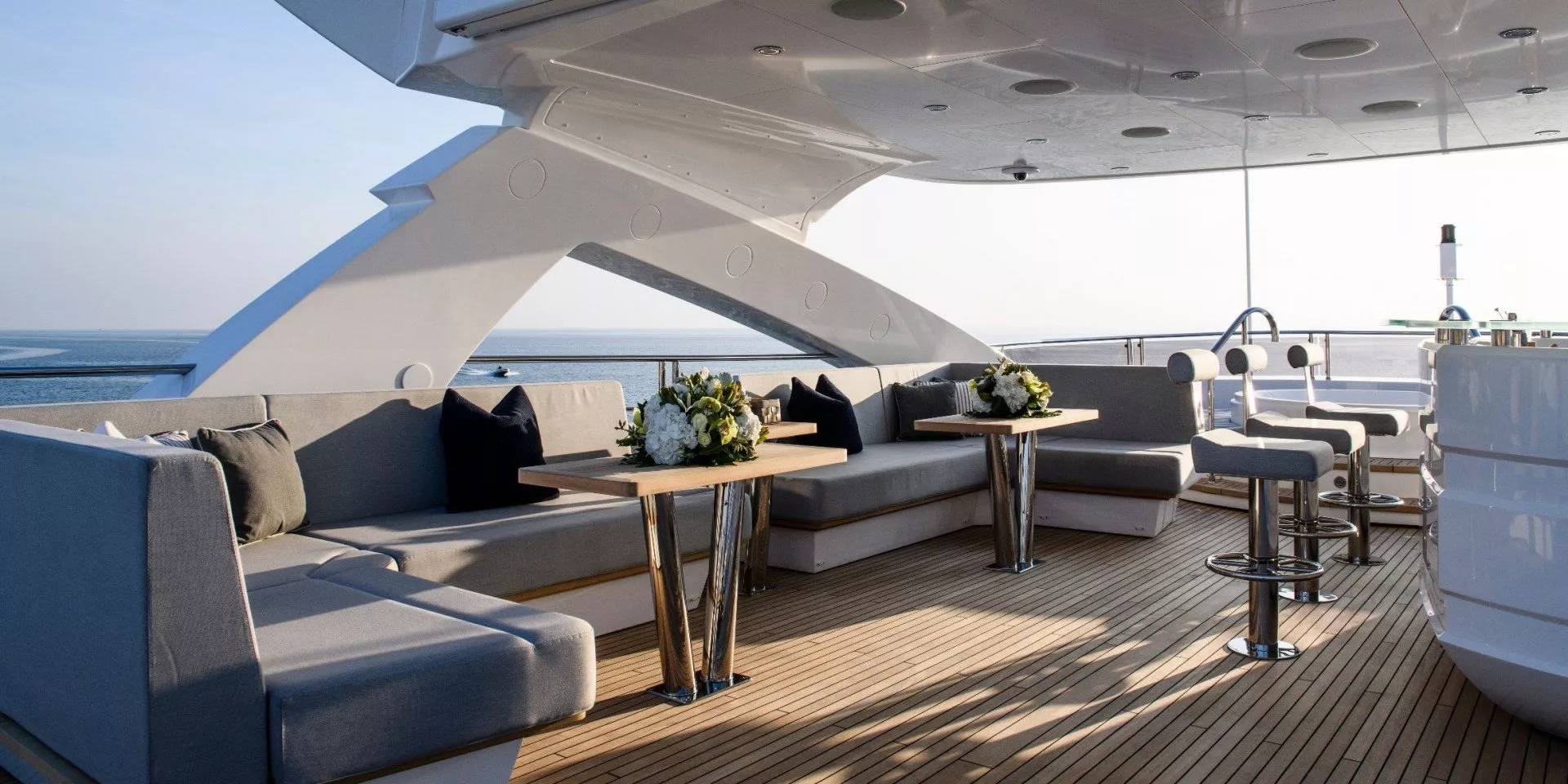https://dev-api.arconyachts.com/storage/media/21416/conversions/772_6426919134-optimize.webp
