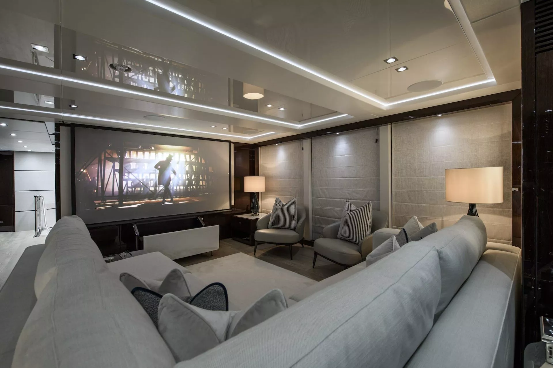 https://dev-api.arconyachts.com/storage/media/21418/conversions/772_6718663775-optimize.webp