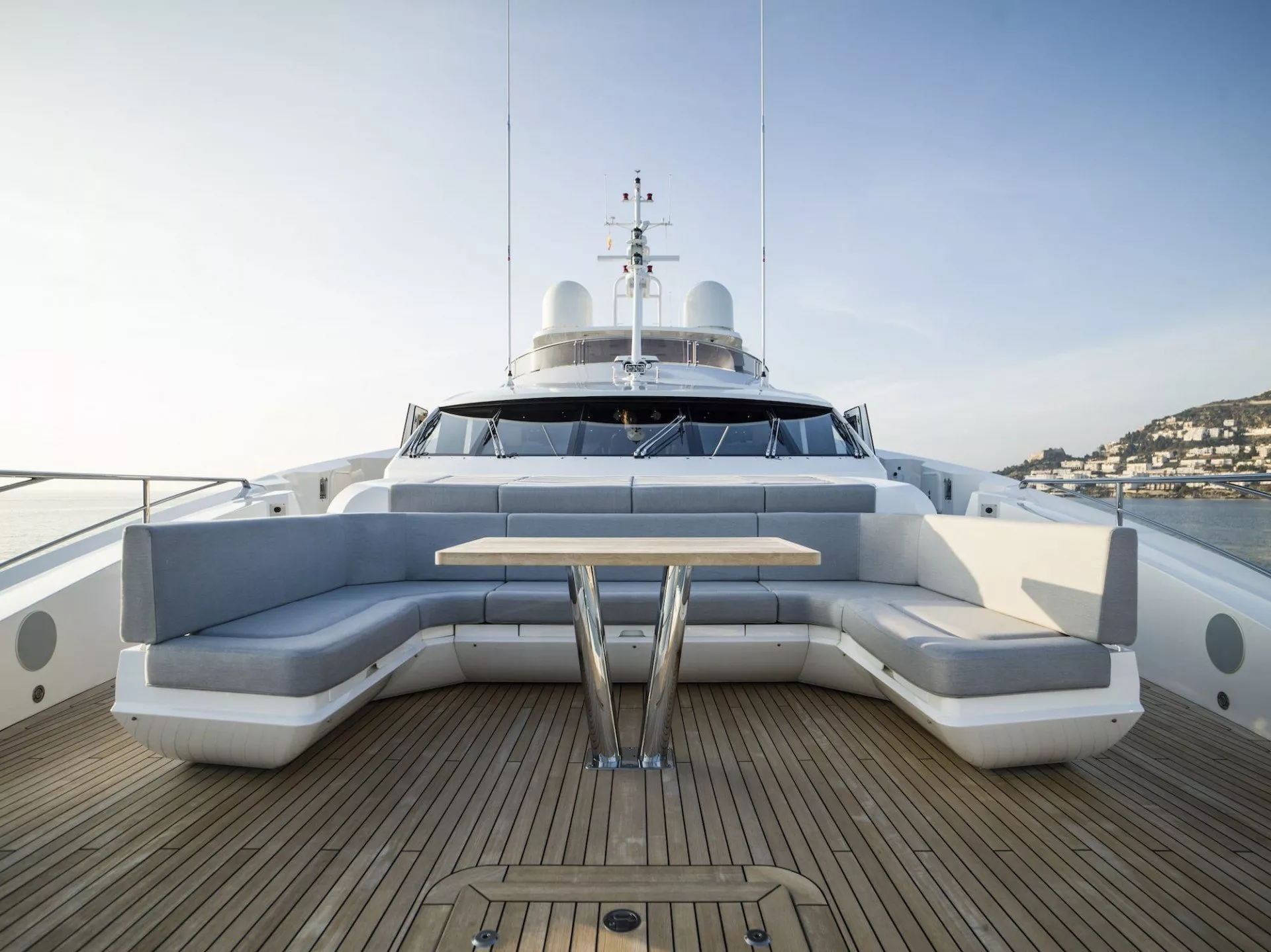 https://dev-api.arconyachts.com/storage/media/21421/conversions/772_4819511688-optimize.webp