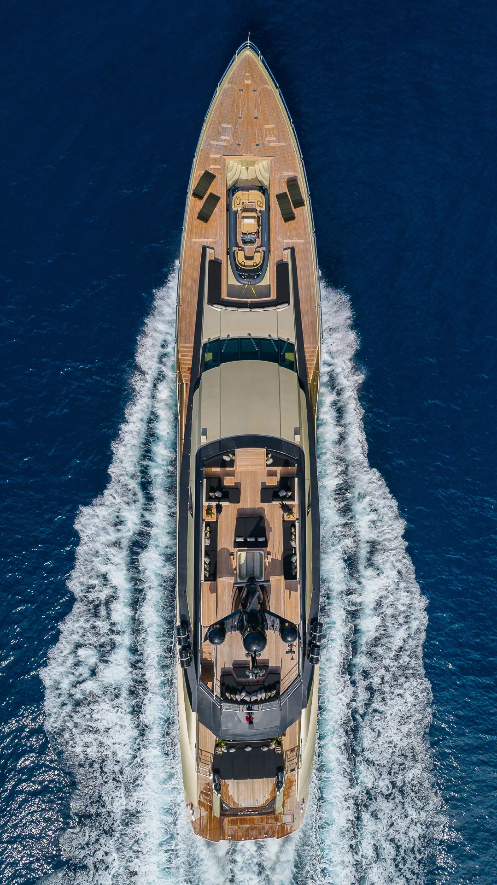 Palmer Johnson DB9 52m