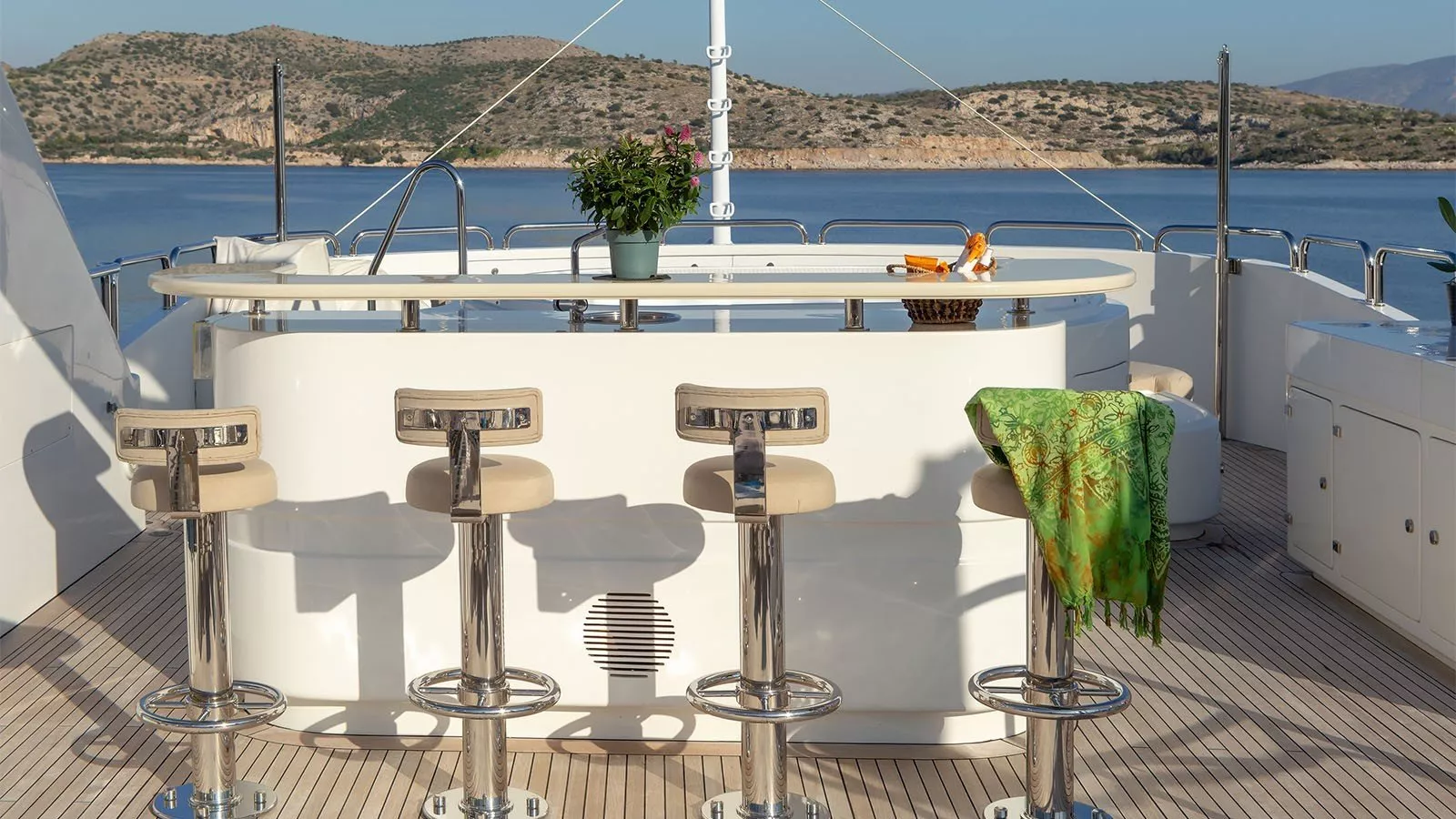 https://dev-api.arconyachts.com/storage/media/21530/conversions/769_7538216970-optimize.webp