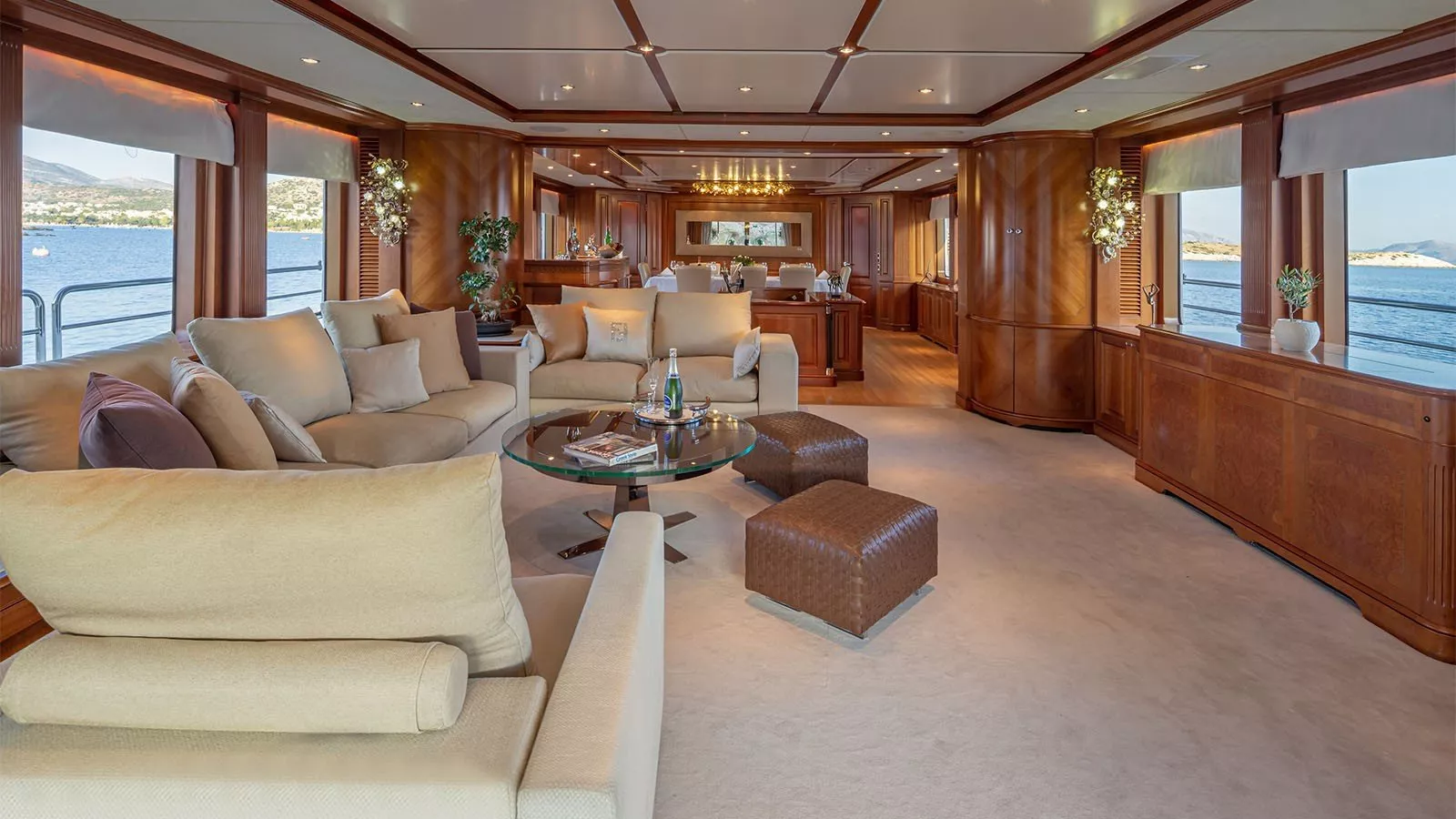 https://dev-api.arconyachts.com/storage/media/21531/conversions/769_2076877338-optimize.webp