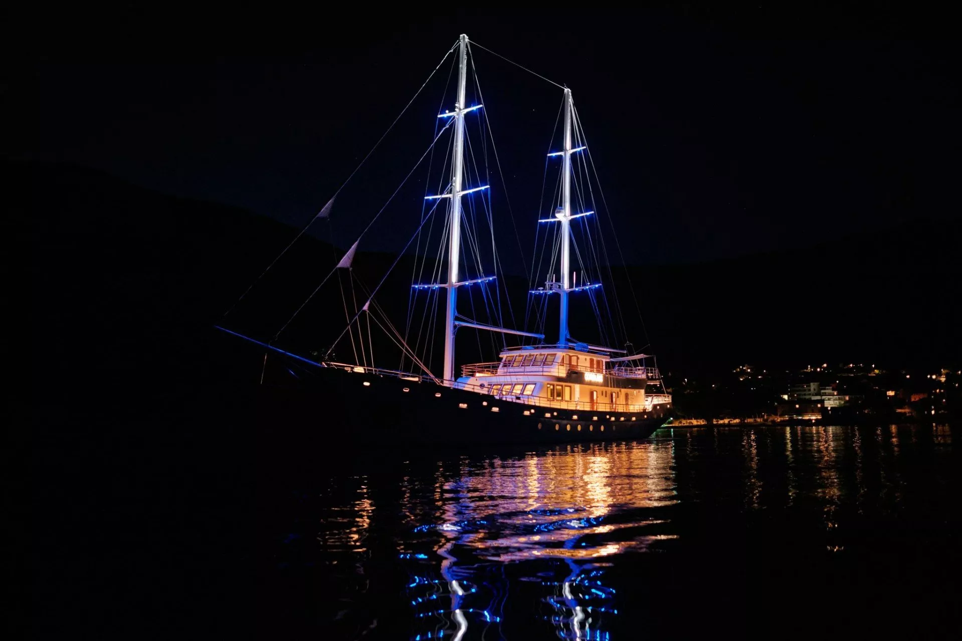 https://dev-api.arconyachts.com/storage/media/21662/conversions/675_7842290124-optimize.webp