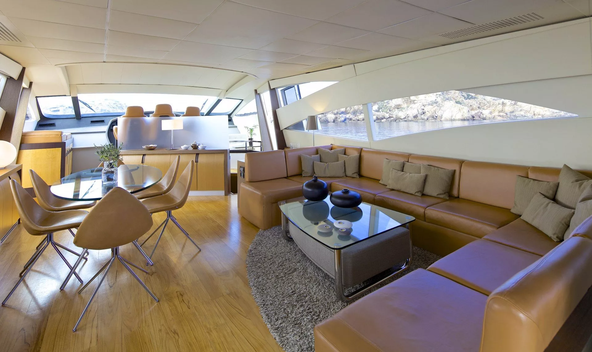 https://dev-api.arconyachts.com/storage/media/21759/conversions/760_1128661490-optimize.webp