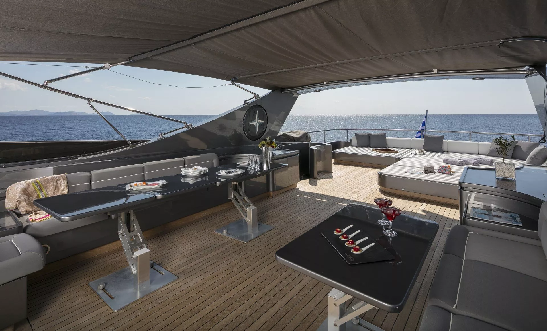 https://dev-api.arconyachts.com/storage/media/21773/conversions/756_0141982708-optimize.webp
