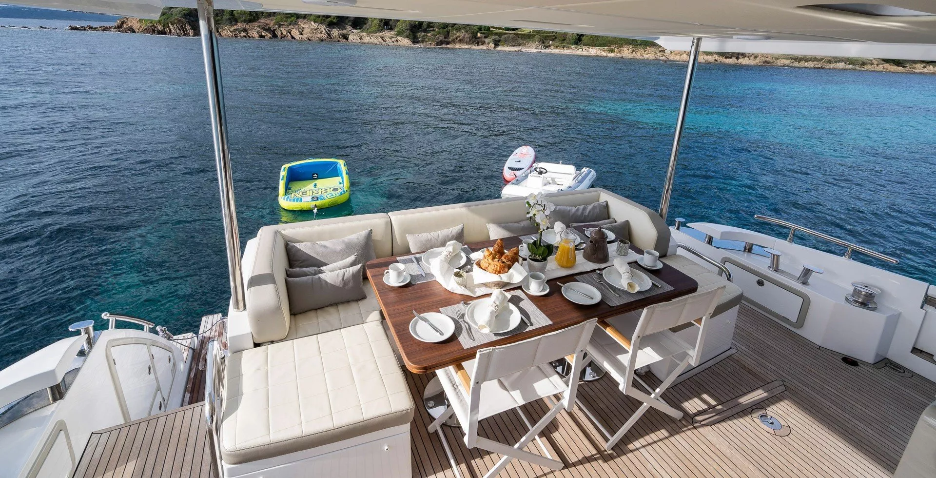 https://dev-api.arconyachts.com/storage/media/21900/conversions/754_5874742603-optimize.webp