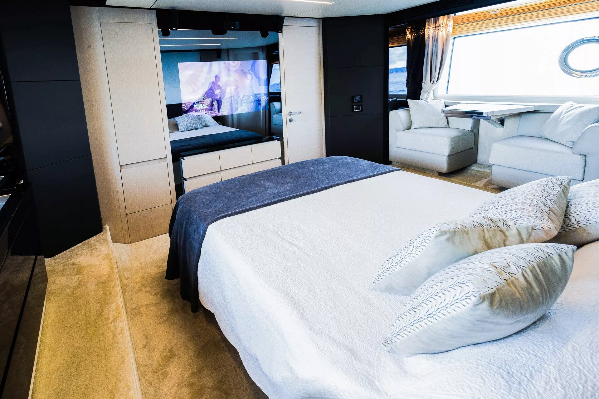 https://dev-api.arconyachts.com/storage/media/21916/conversions/754_7335124111-optimize.webp