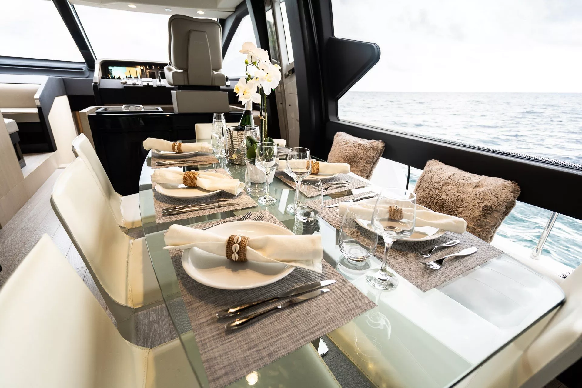 https://dev-api.arconyachts.com/storage/media/21945/conversions/754_0173237494-optimize.webp