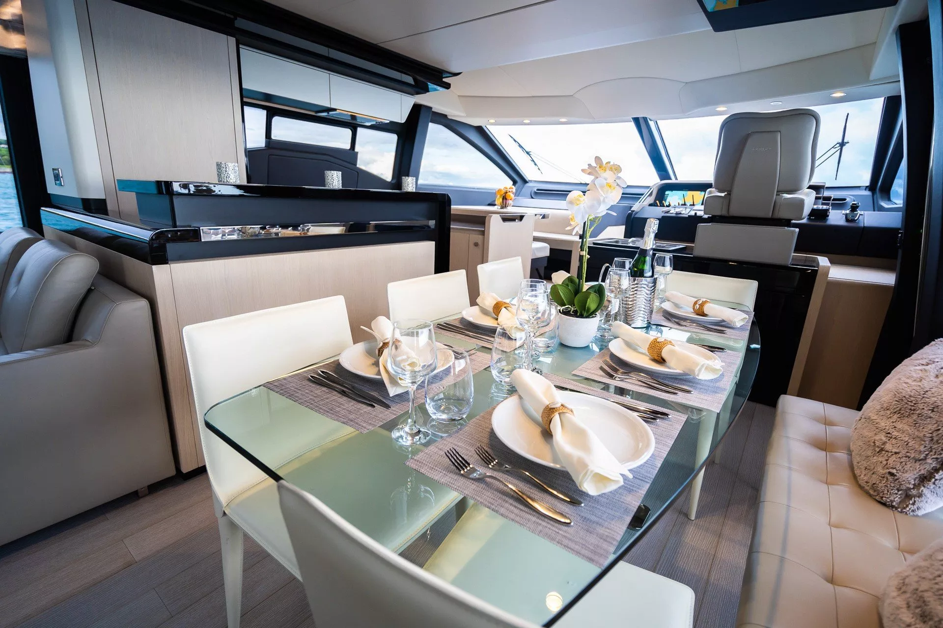 https://dev-api.arconyachts.com/storage/media/21946/conversions/754_4911431382-optimize.webp