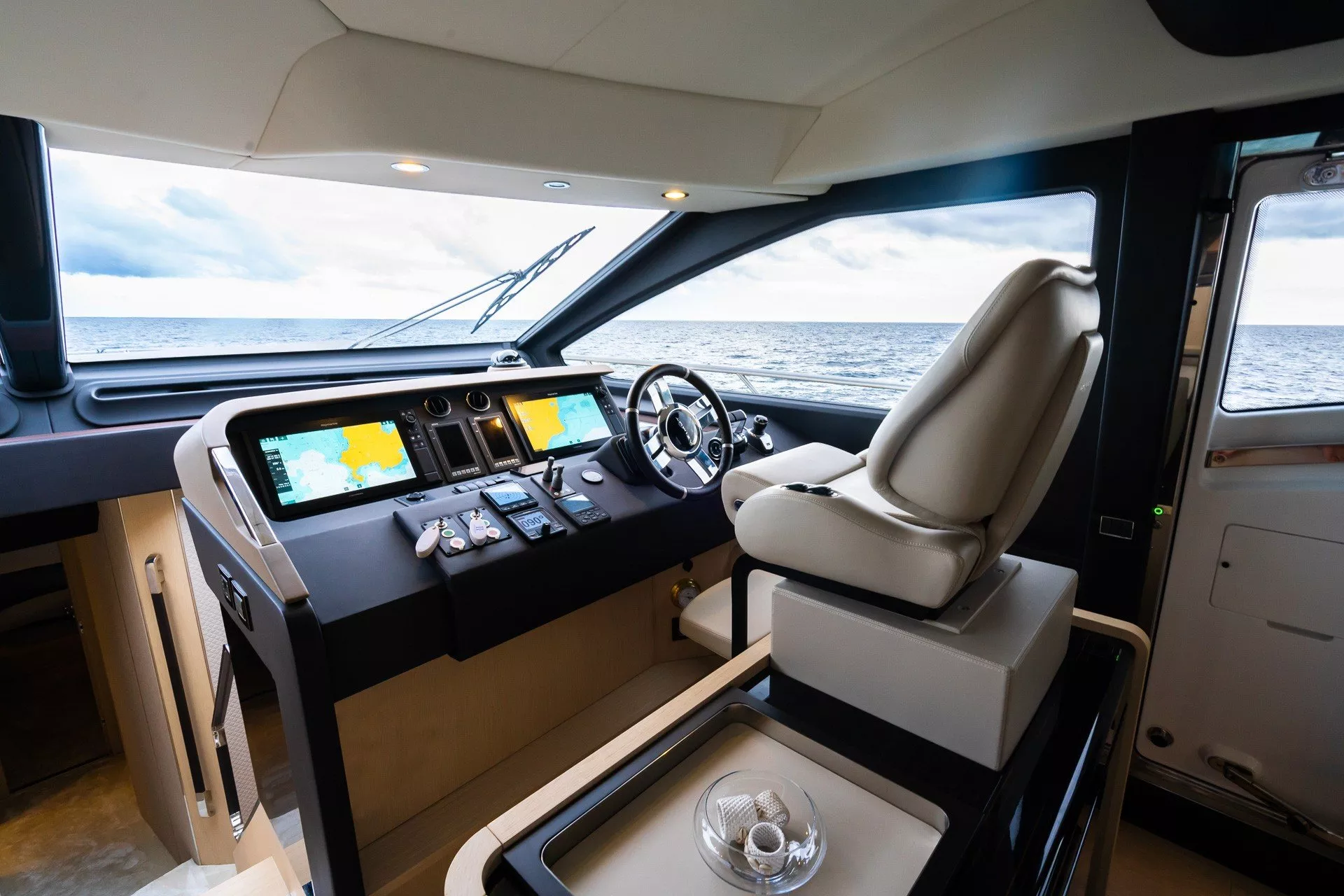 https://dev-api.arconyachts.com/storage/media/21952/conversions/754_3395818058-optimize.webp