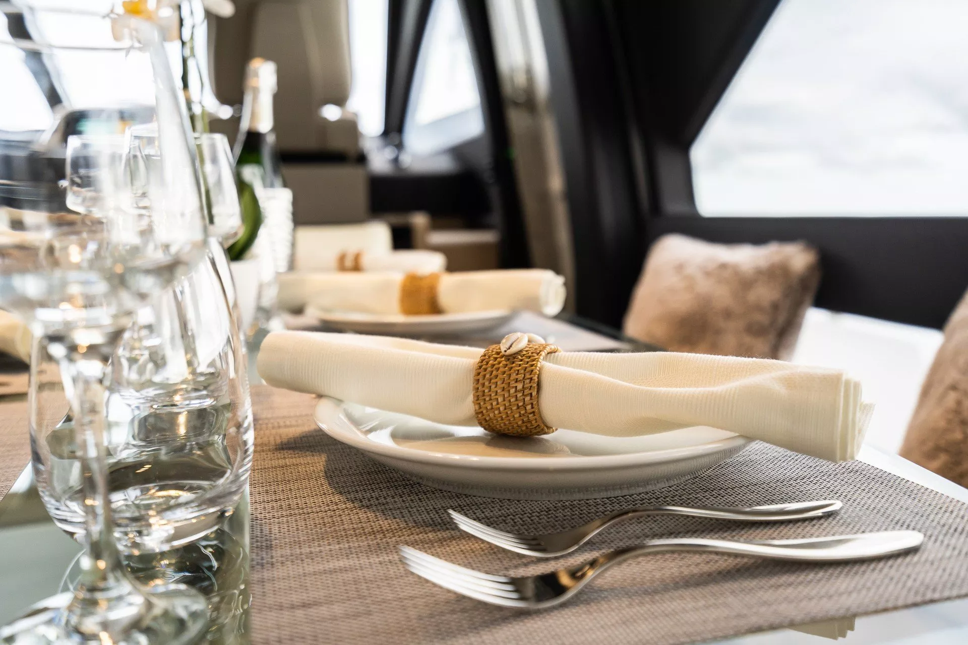 https://dev-api.arconyachts.com/storage/media/21962/conversions/754_6705841469-optimize.webp