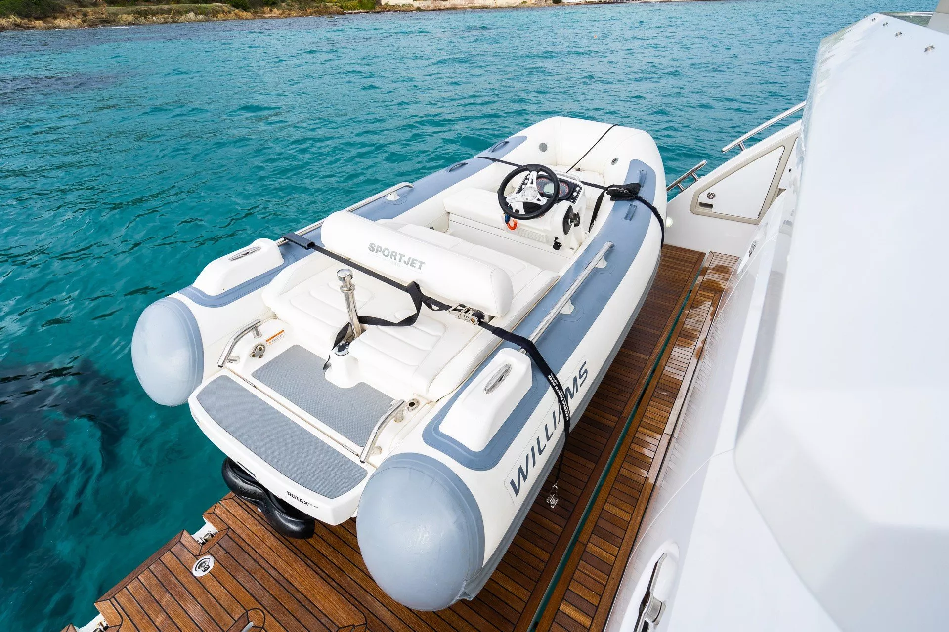 https://dev-api.arconyachts.com/storage/media/21964/conversions/754_0218191924-optimize.webp