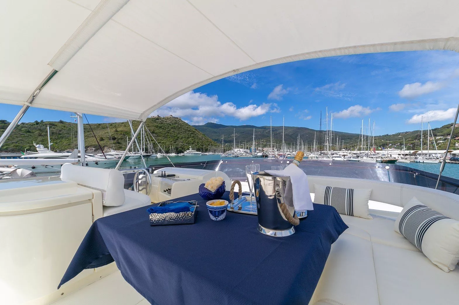 https://dev-api.arconyachts.com/storage/media/22076/conversions/749_1601912829-optimize.webp