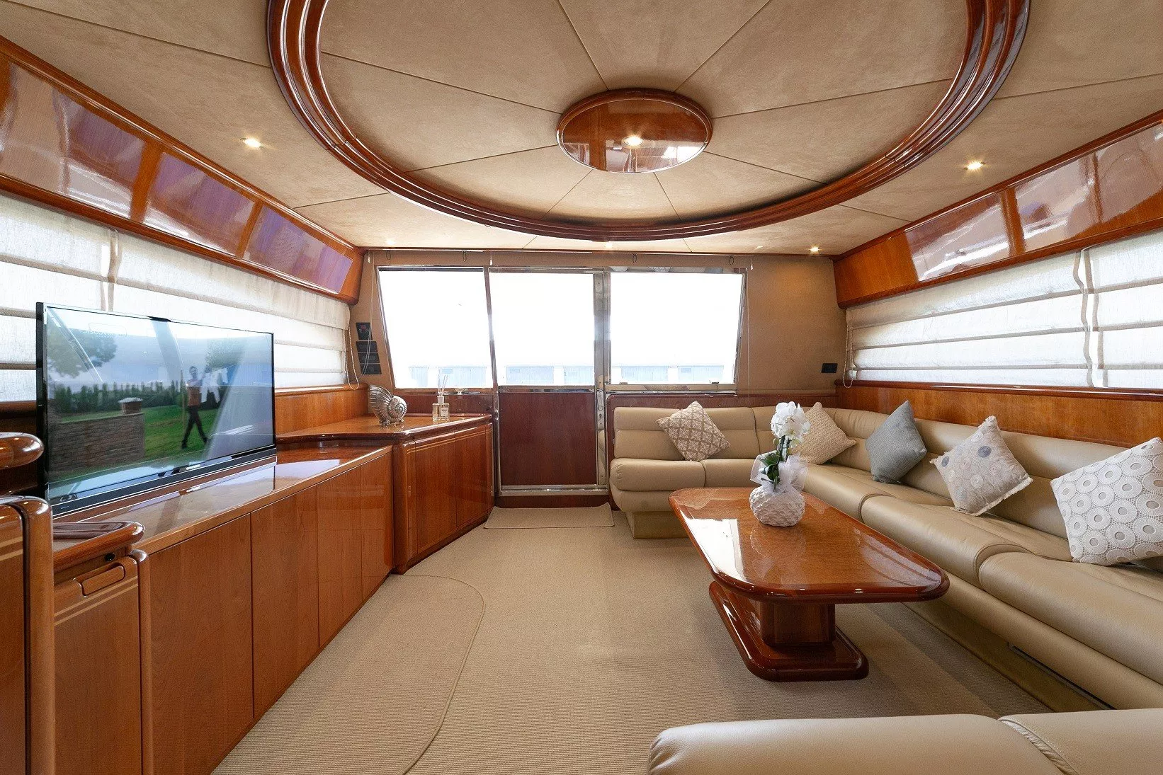 https://dev-api.arconyachts.com/storage/media/22086/conversions/749_9455378907-optimize.webp