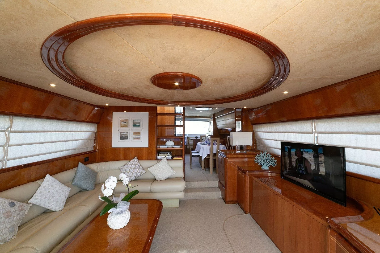 https://dev-api.arconyachts.com/storage/media/22089/conversions/749_7934939737-optimize.webp