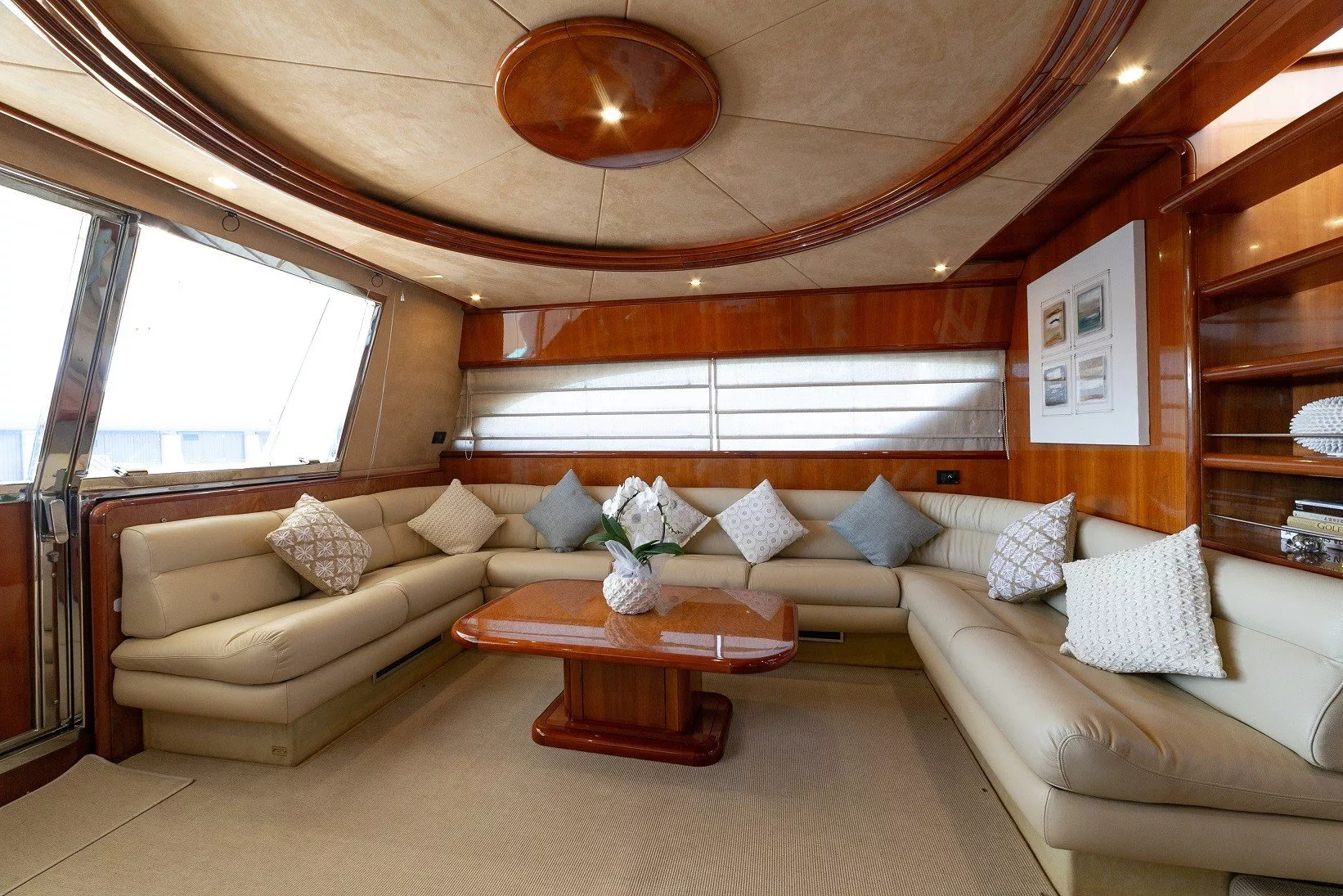 https://dev-api.arconyachts.com/storage/media/22090/conversions/749_6227510909-optimize.webp