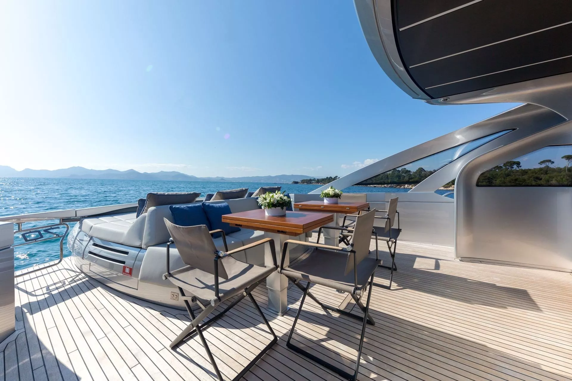 https://dev-api.arconyachts.com/storage/media/22226/conversions/745_0108903584-optimize.webp