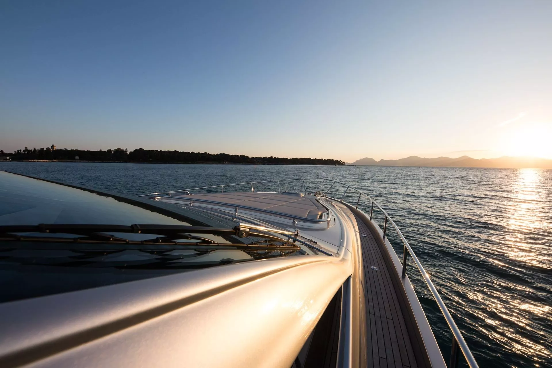 https://dev-api.arconyachts.com/storage/media/22241/conversions/745_2073869150-optimize.webp