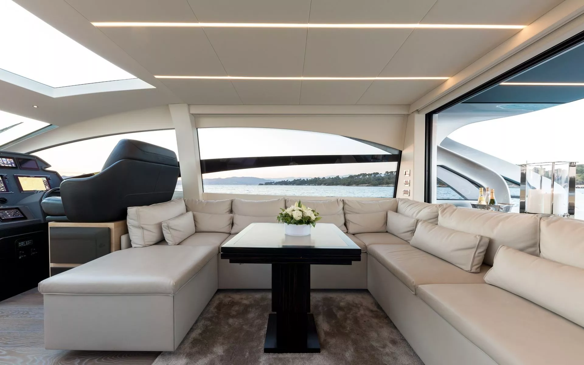 https://dev-api.arconyachts.com/storage/media/22245/conversions/745_0116884176-optimize.webp