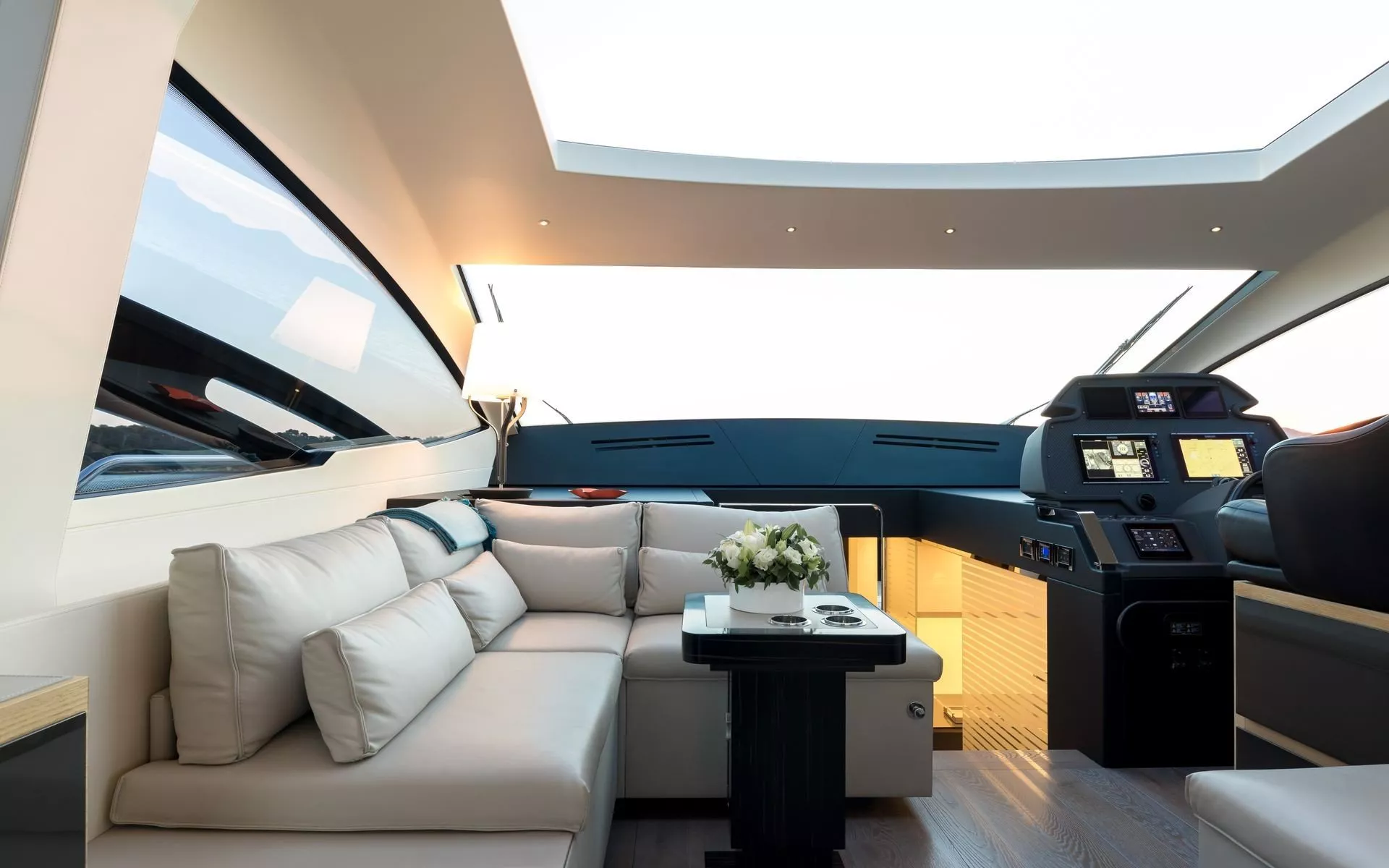 https://dev-api.arconyachts.com/storage/media/22246/conversions/745_2530160234-optimize.webp