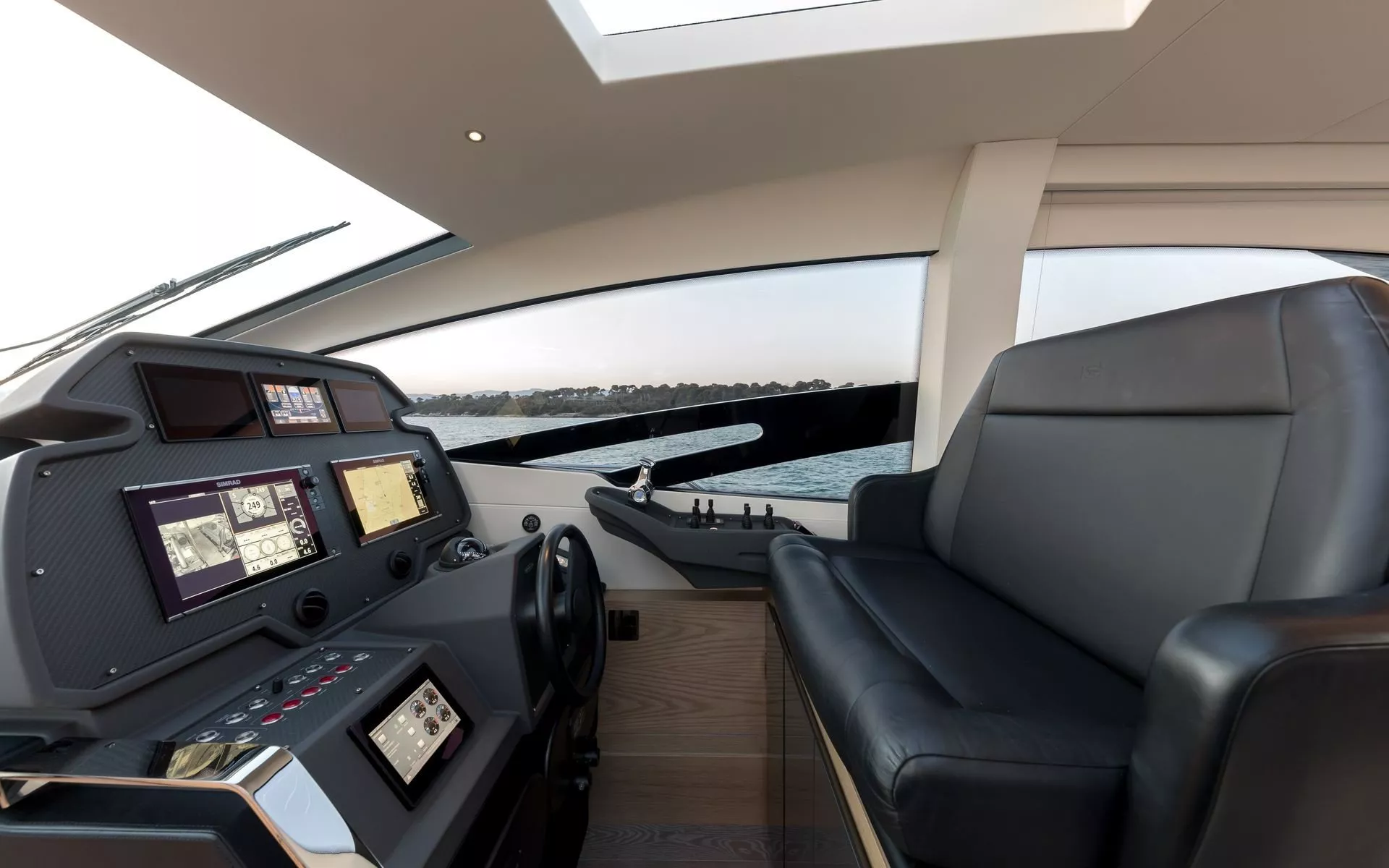 https://dev-api.arconyachts.com/storage/media/22247/conversions/745_6220277087-optimize.webp