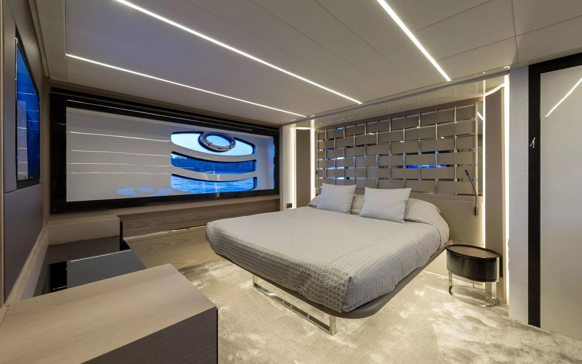 https://dev-api.arconyachts.com/storage/media/22250/conversions/745_4864782842-optimize.webp