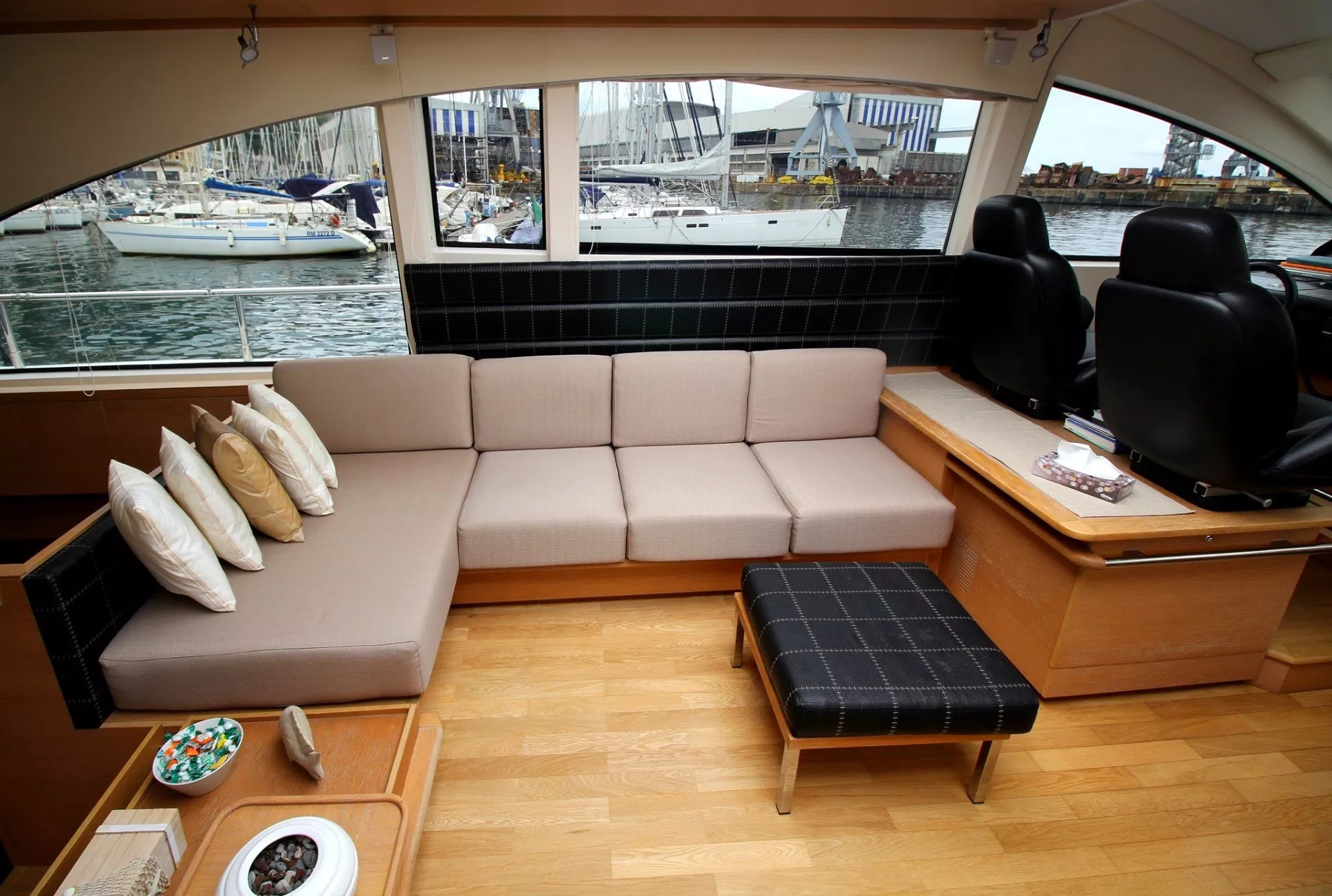 https://dev-api.arconyachts.com/storage/media/22259/conversions/743_5318989815-optimize.webp
