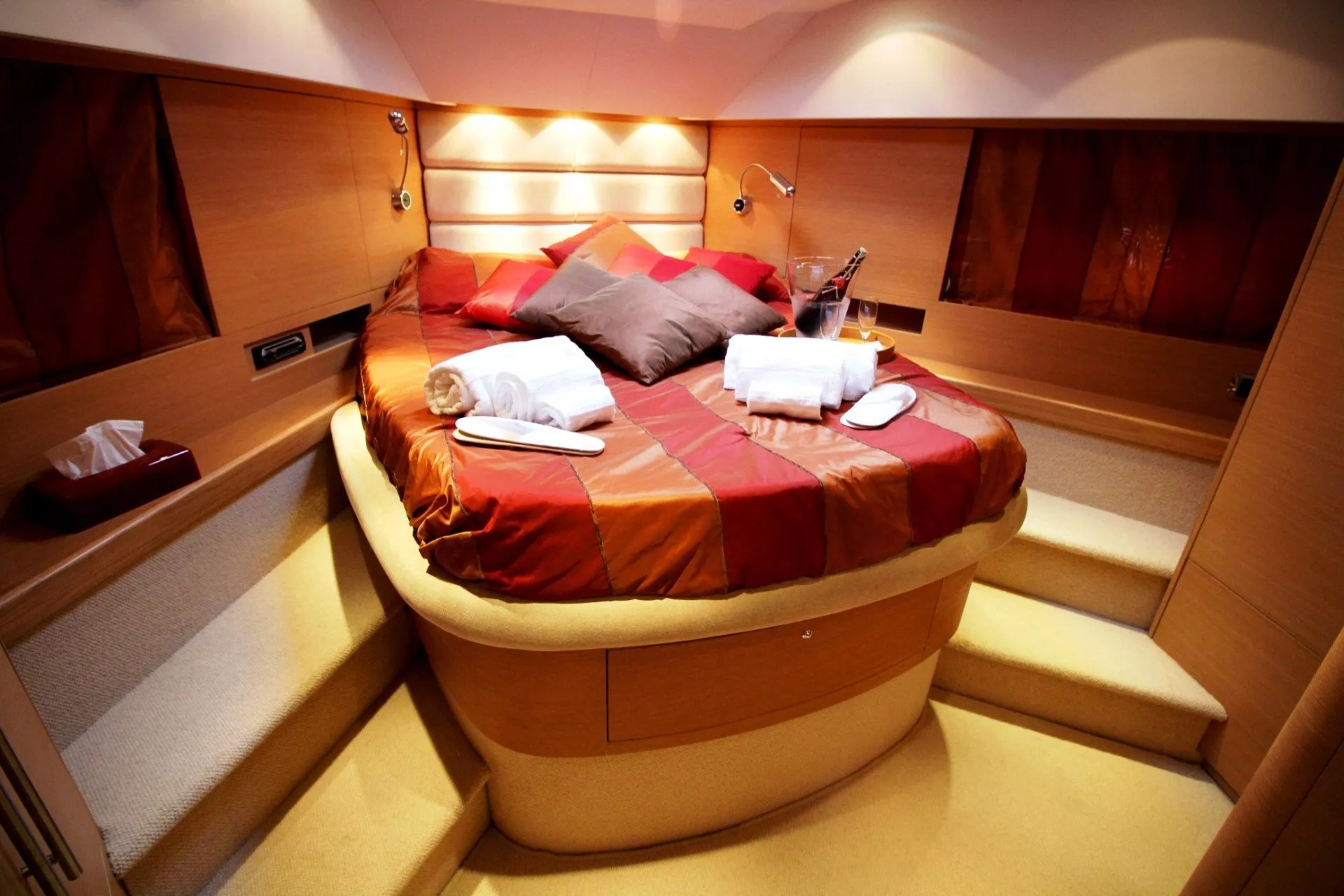 https://dev-api.arconyachts.com/storage/media/22263/conversions/743_3778628737-optimize.webp