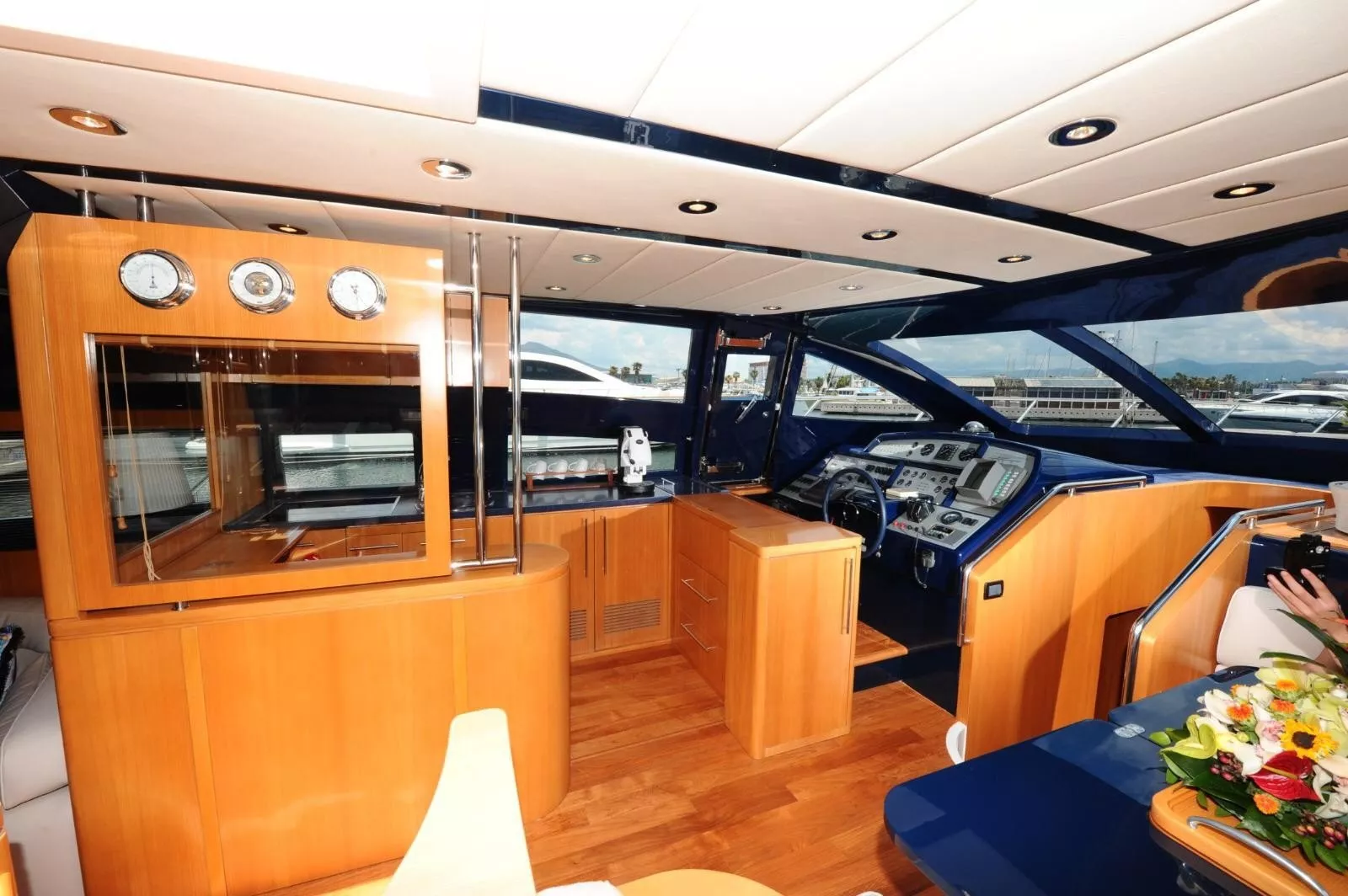https://dev-api.arconyachts.com/storage/media/22295/conversions/742_2078299712-optimize.webp