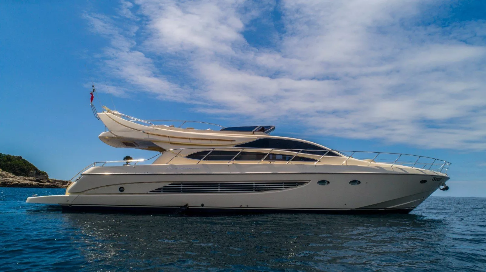 https://dev-api.arconyachts.com/storage/media/22298/conversions/742_5758016010-optimize.webp