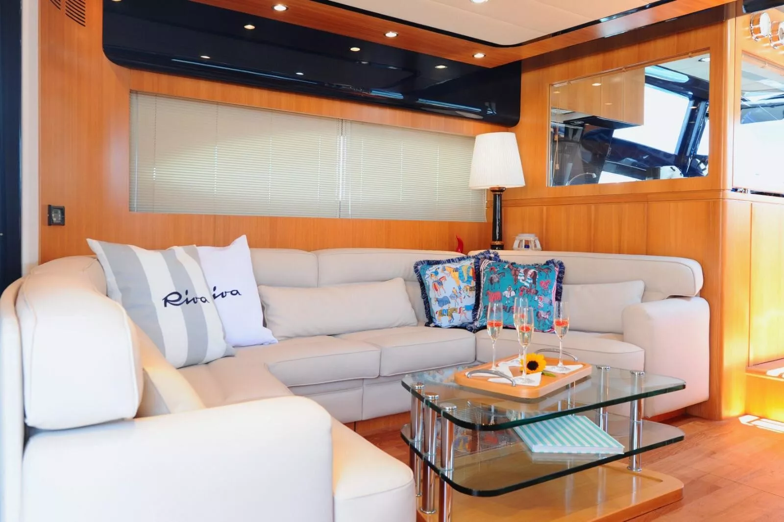 https://dev-api.arconyachts.com/storage/media/22301/conversions/742_5995639627-optimize.webp
